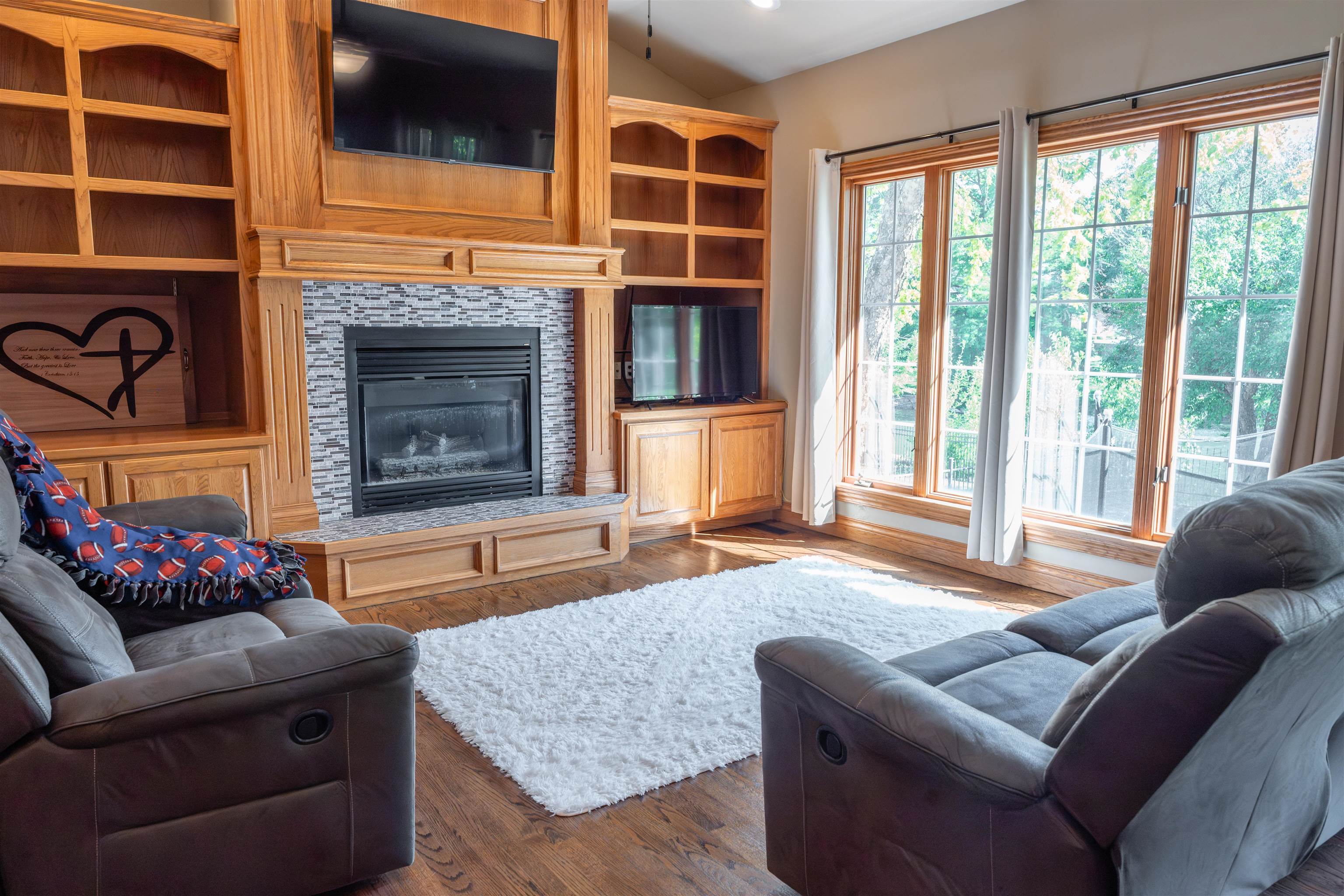 9 E Flanigan Dr Property Photo 6