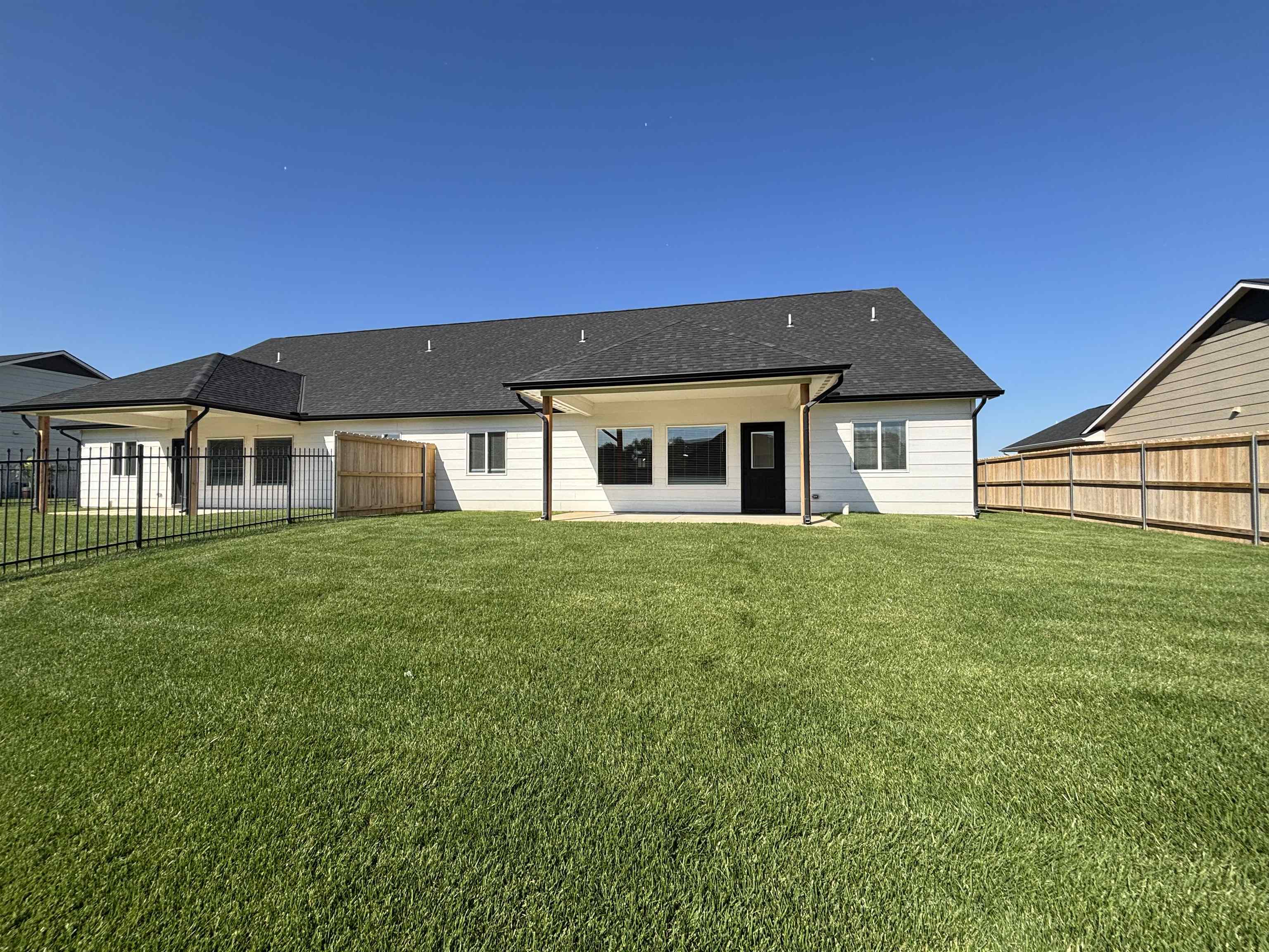 12907 W Thorton St. Property Photo 2