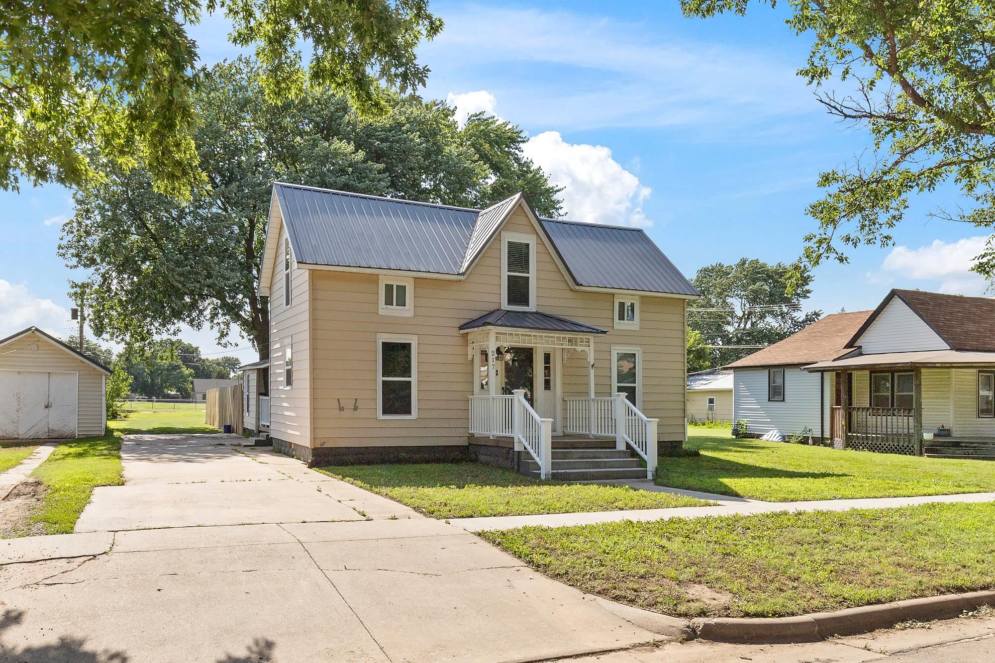 217 N Emporia St Property Photo 4