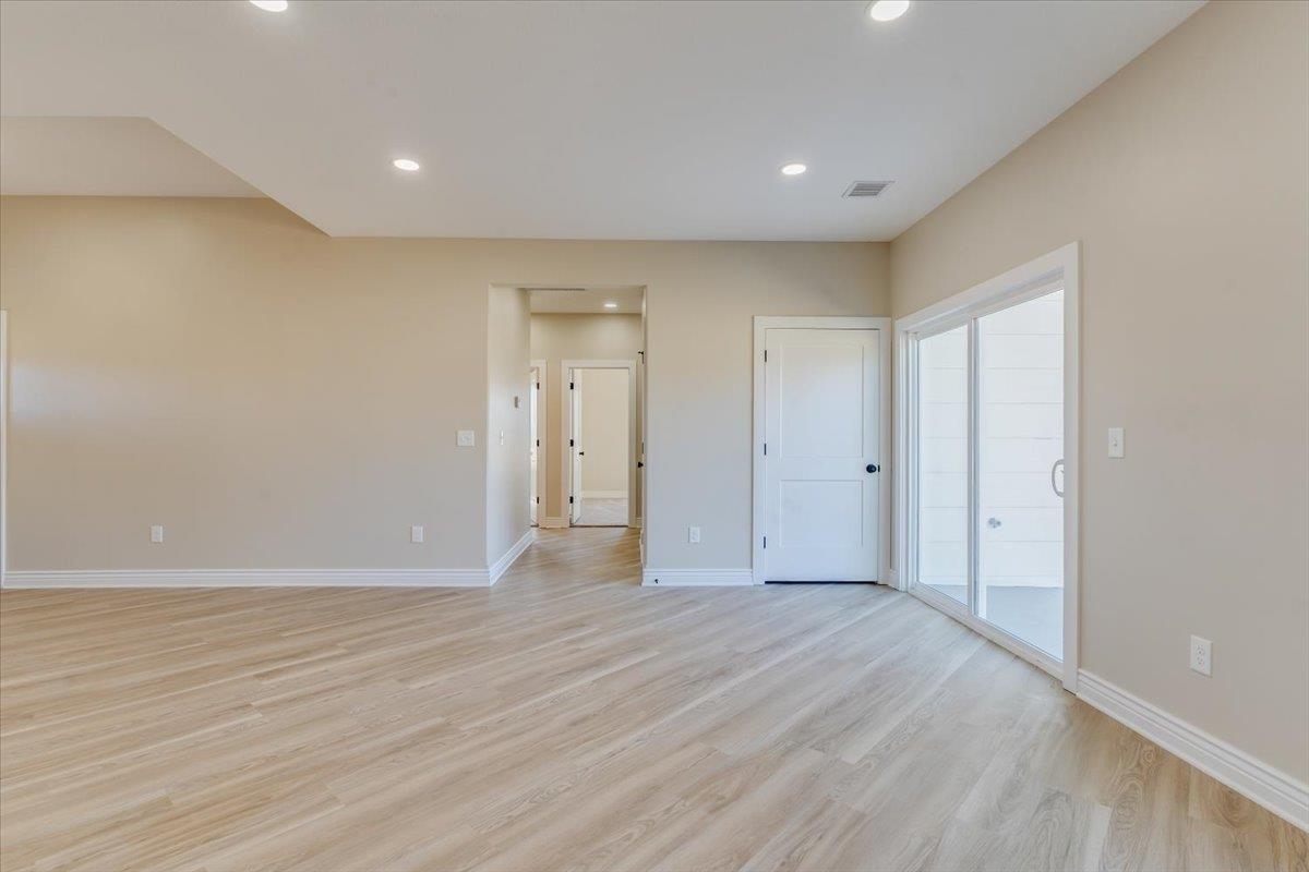 3509 N Sedgwick Property Photo 4