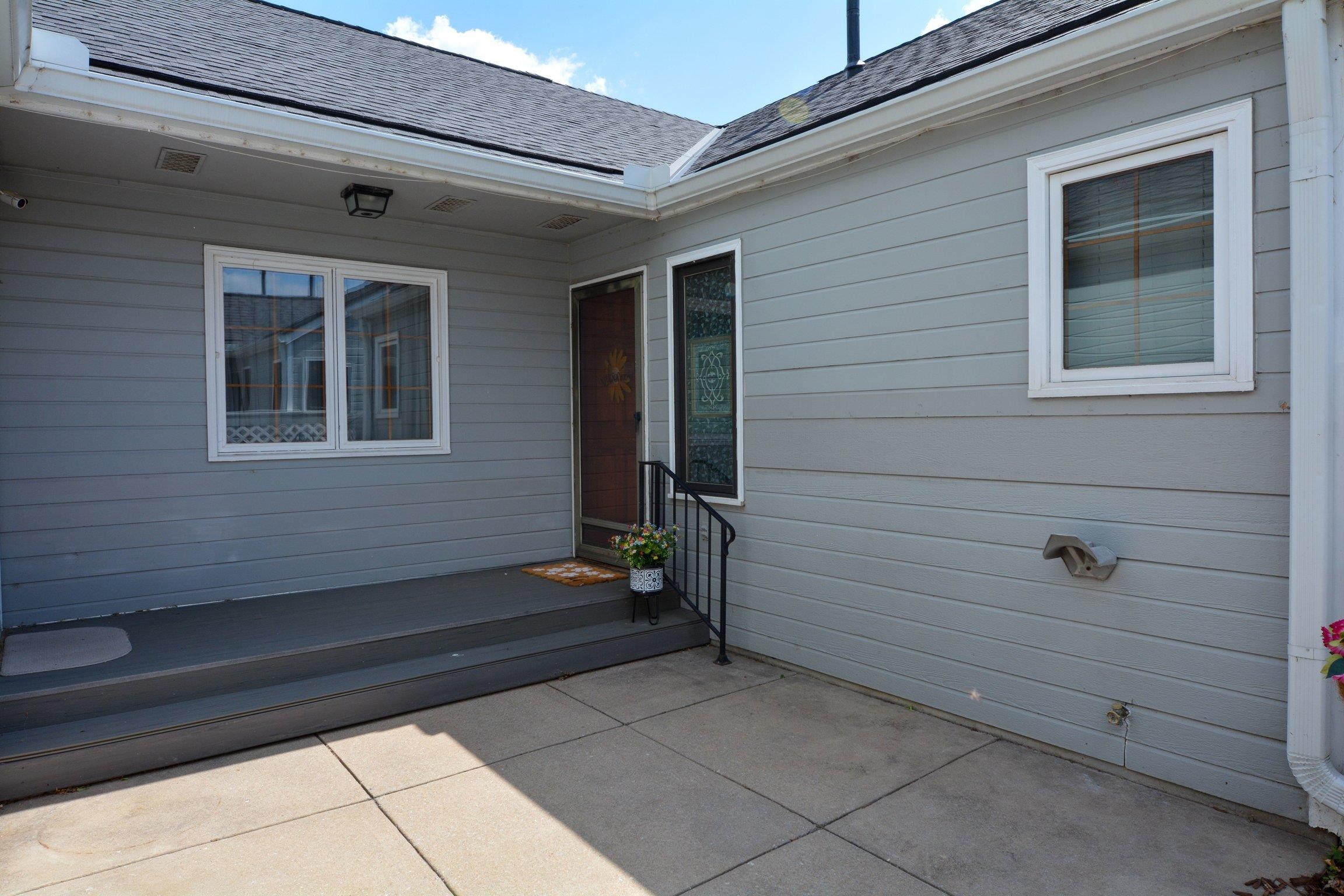 1034 N Bayshore St. Property Photo 2
