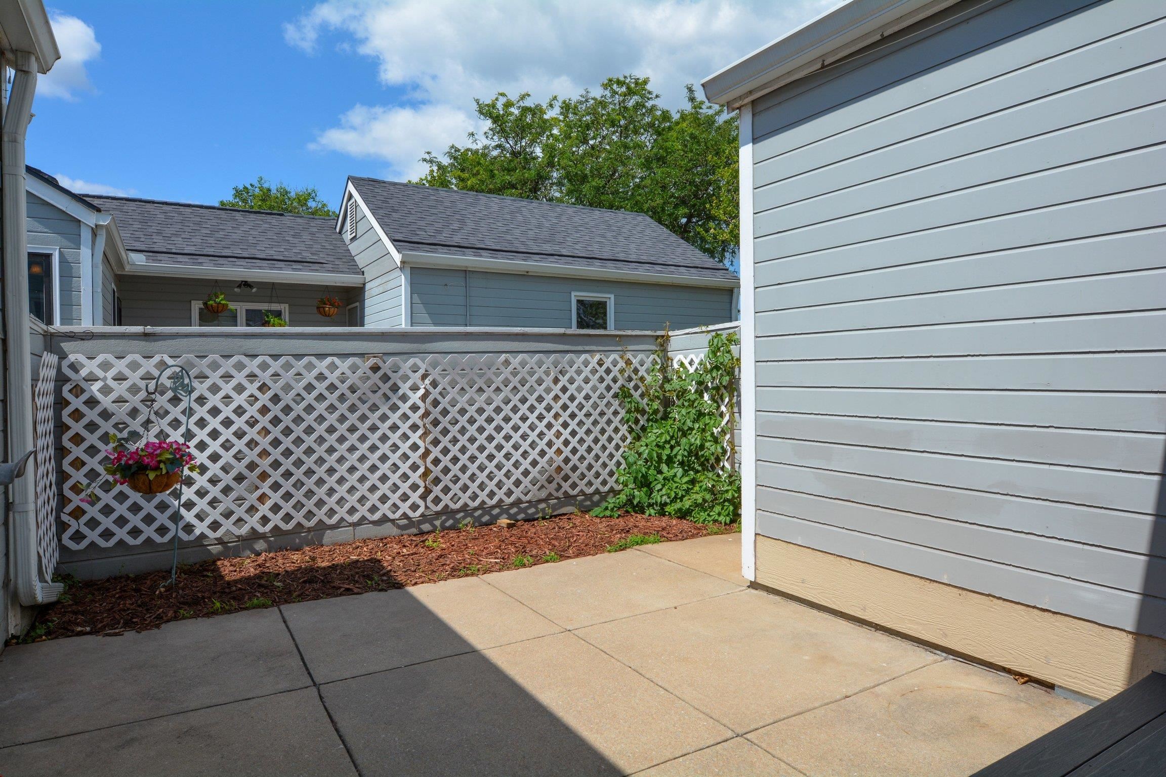 1034 N Bayshore St. Property Photo 3