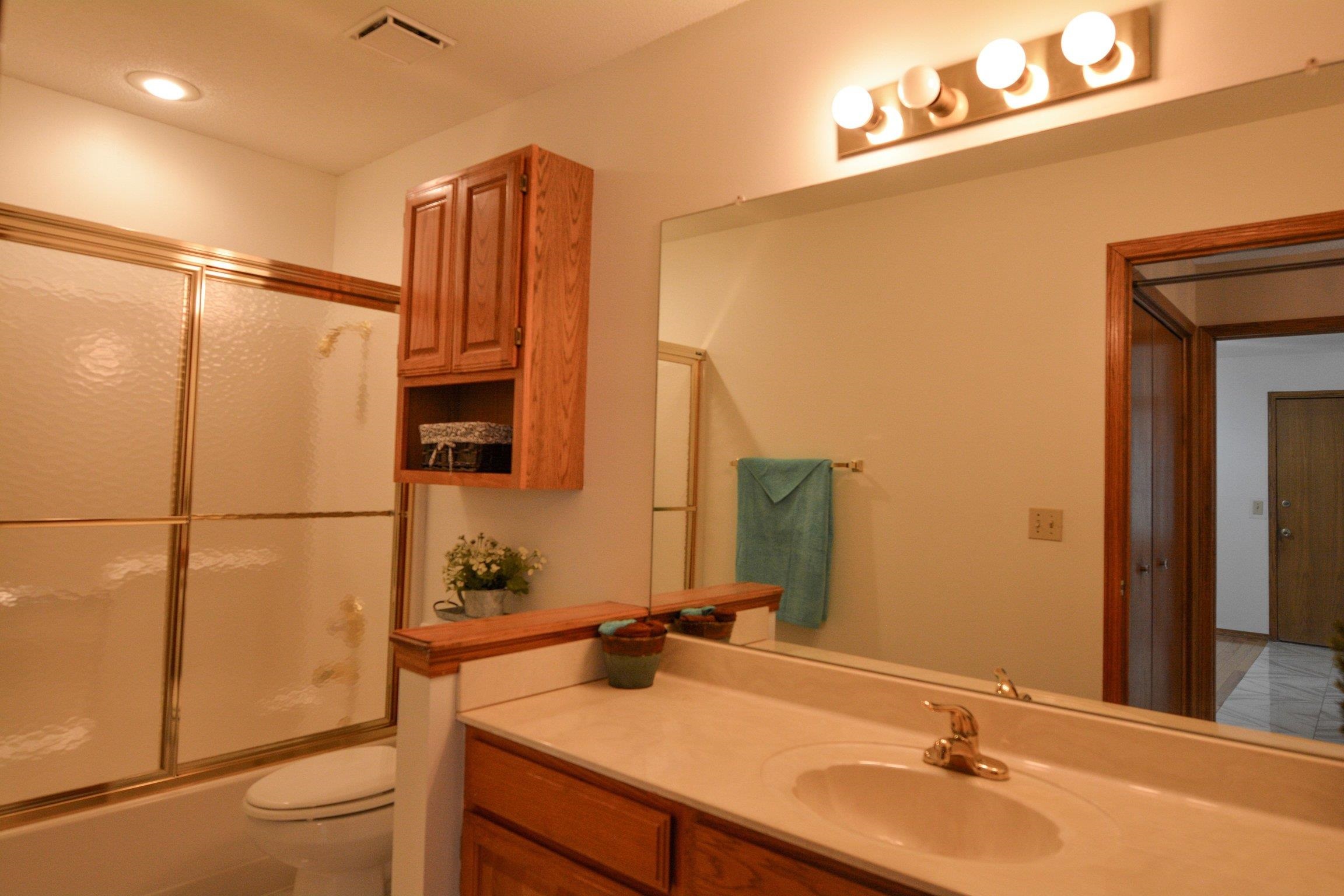 1034 N Bayshore St. Property Photo 9