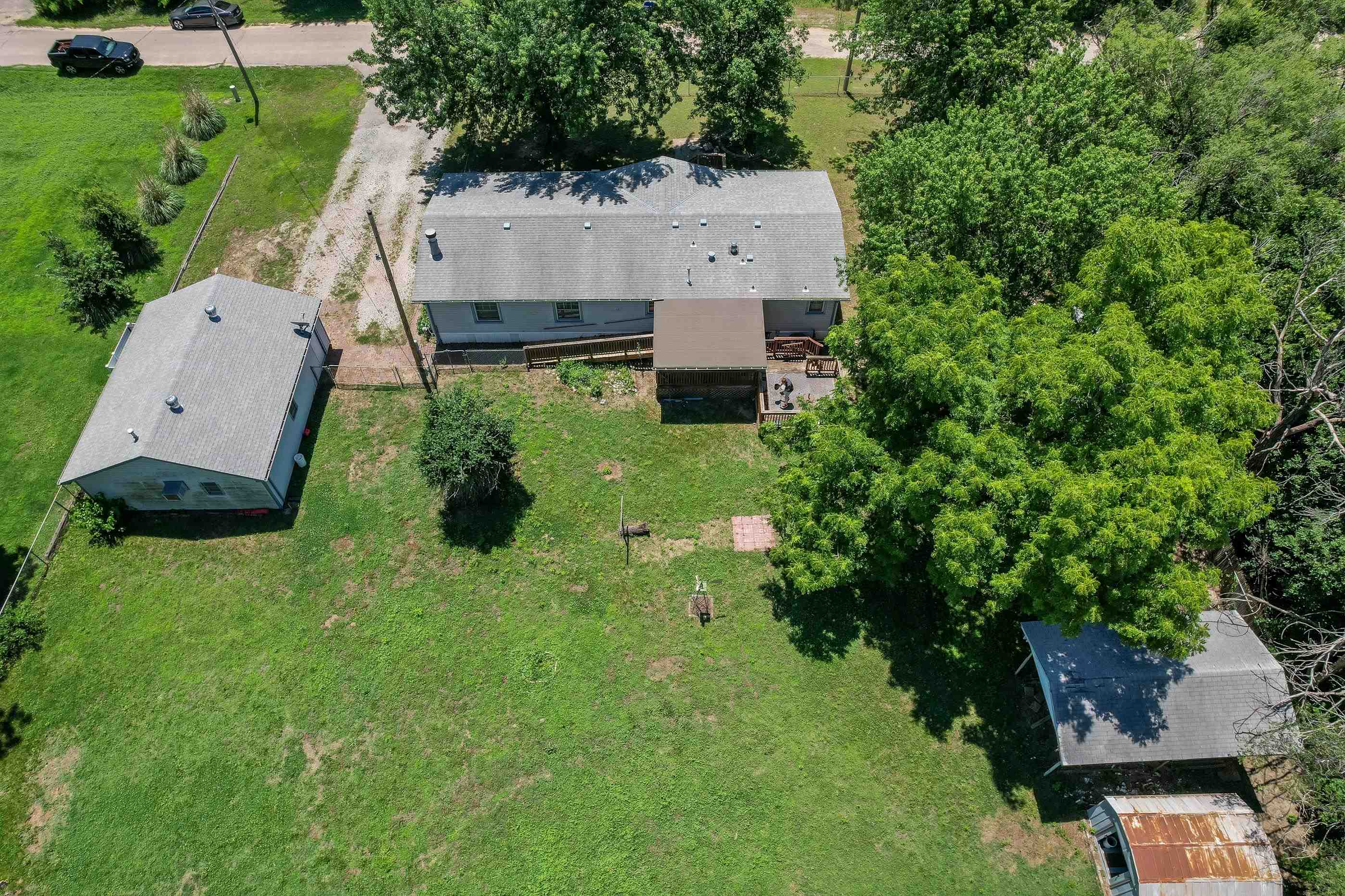 416 W 58th St S Property Photo 15