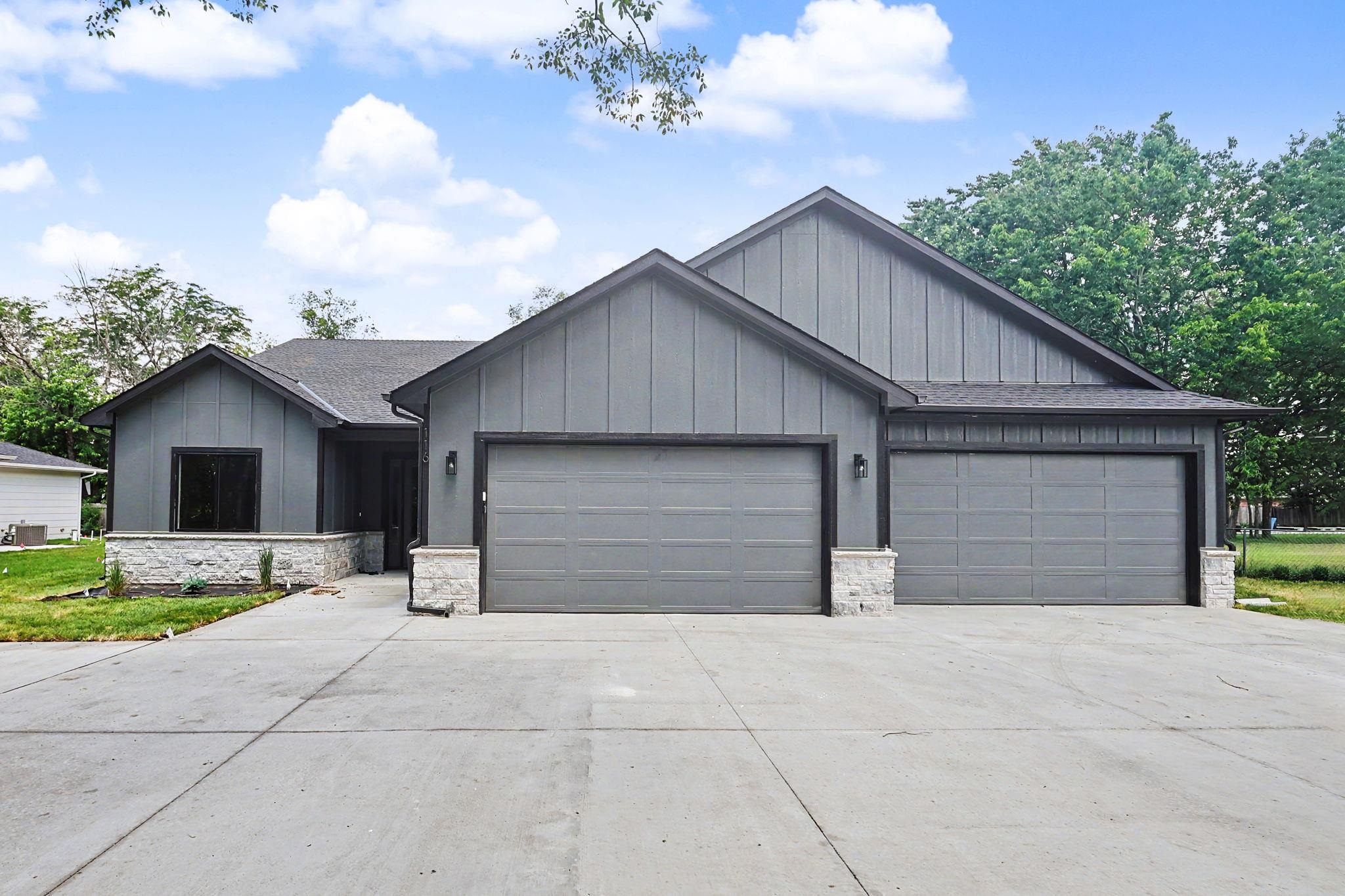 116 S Byron Property Photo 1