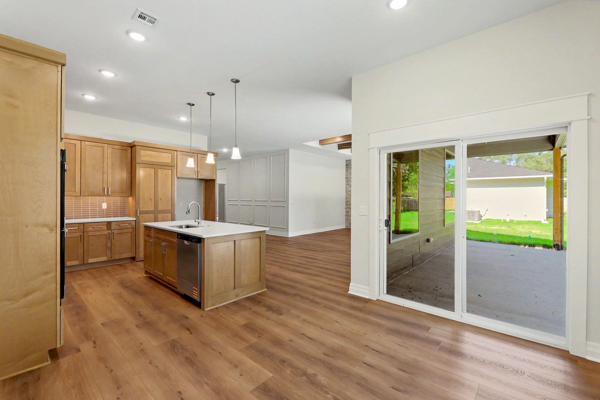 116 S Byron Property Photo 9