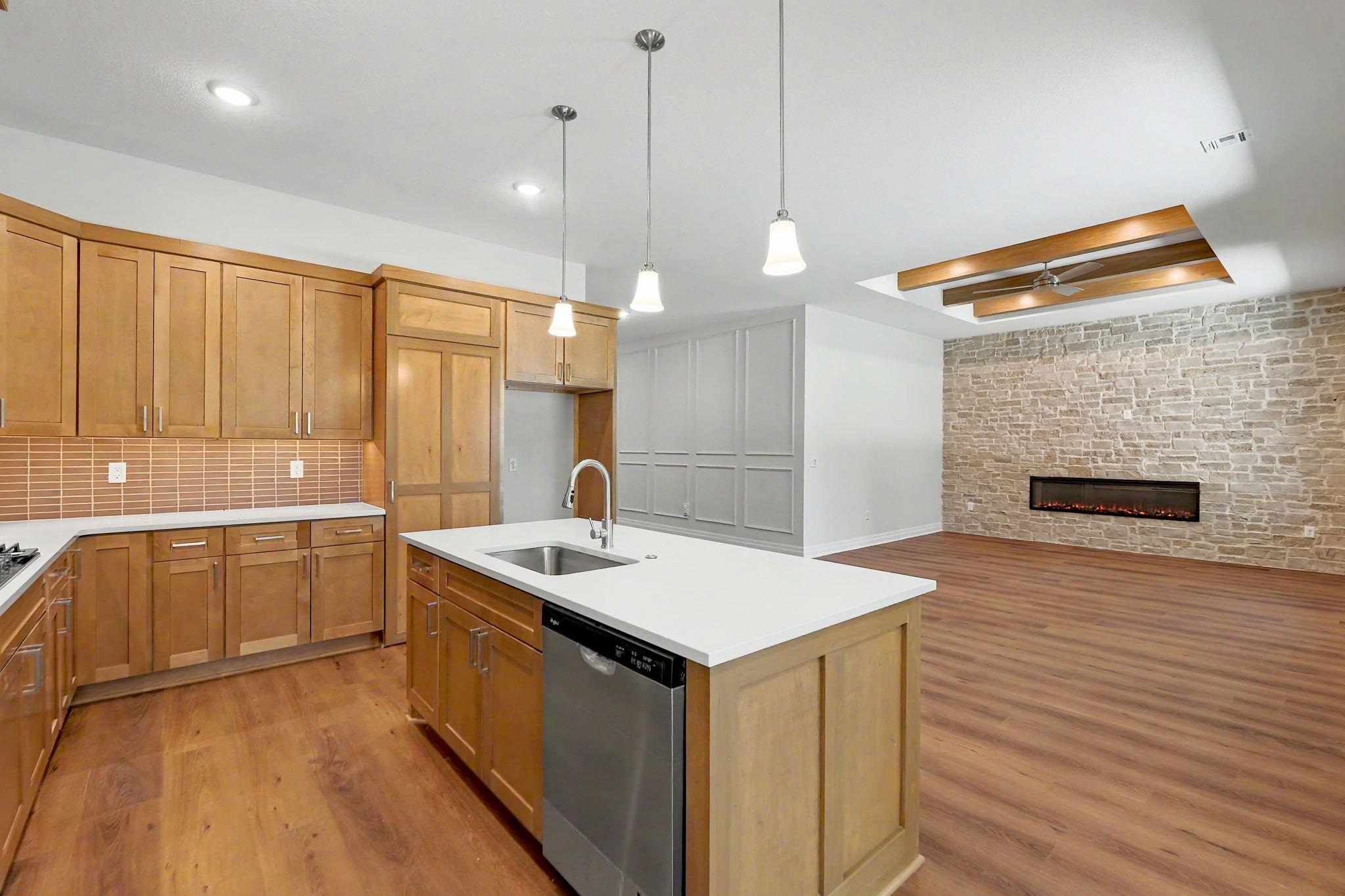116 S Byron Property Photo 11
