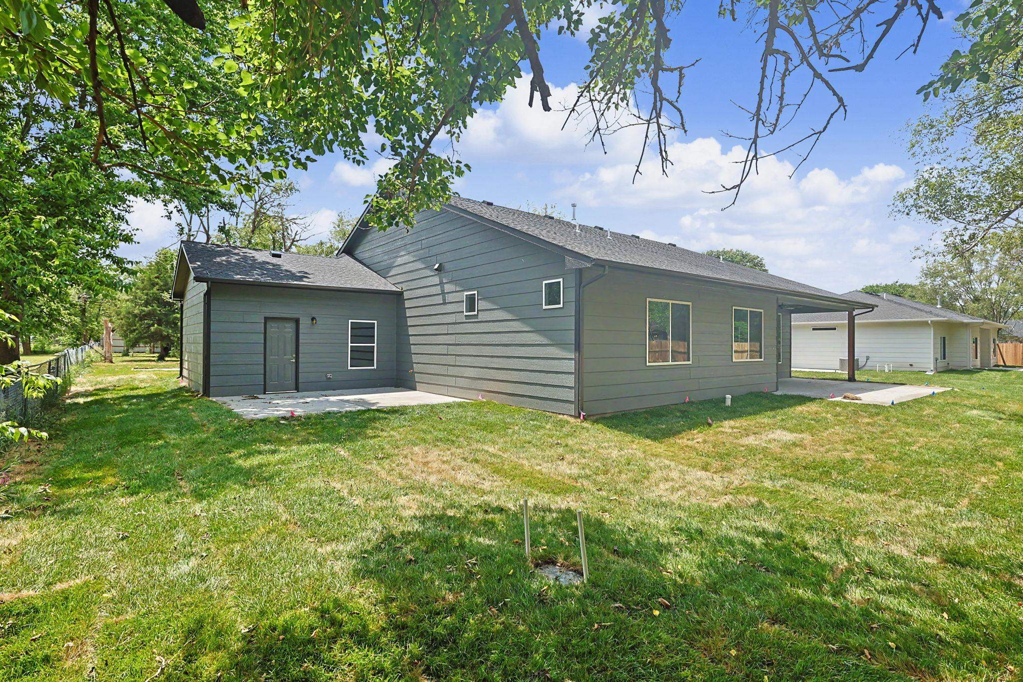 116 S Byron Property Photo 26