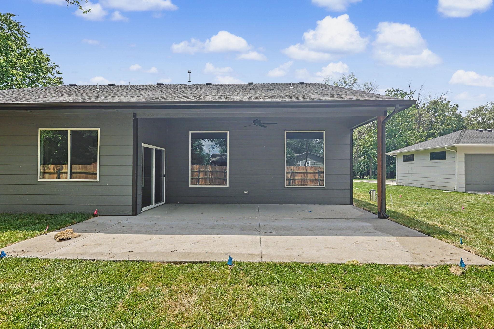 116 S Byron Property Photo 27