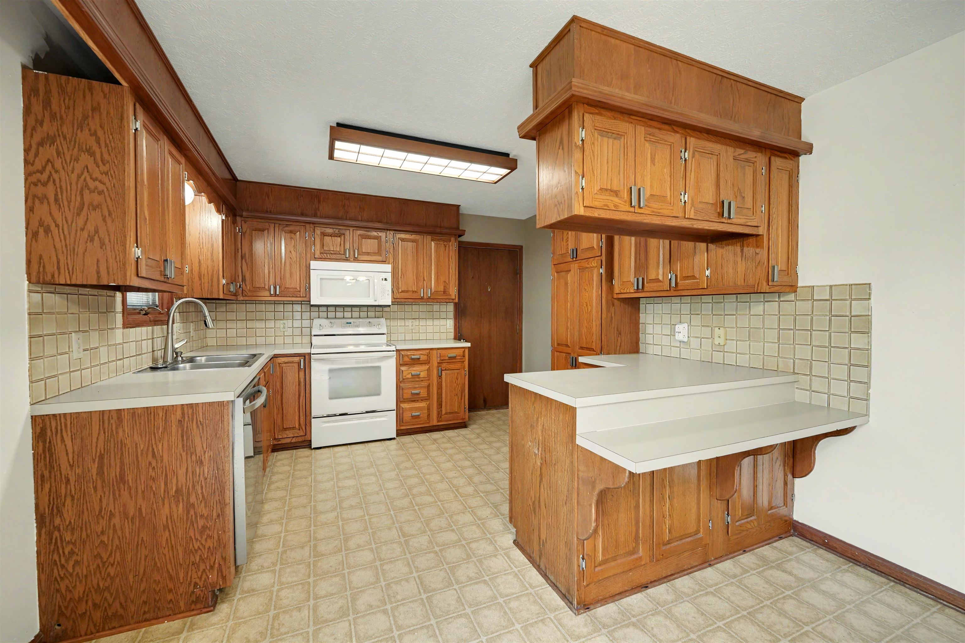 2311 Applewood Ln Property Photo 8