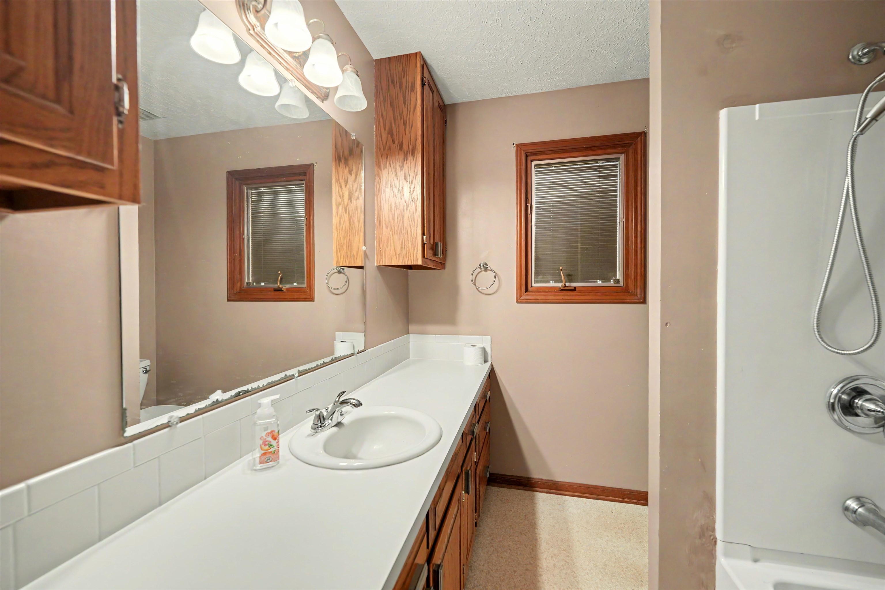 2311 Applewood Ln Property Photo 13
