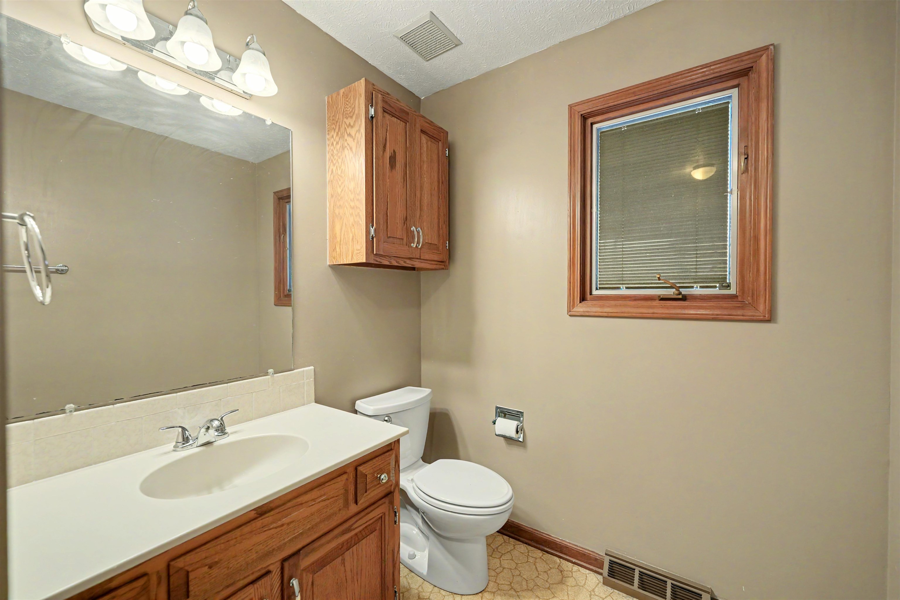 2311 Applewood Ln Property Photo 18