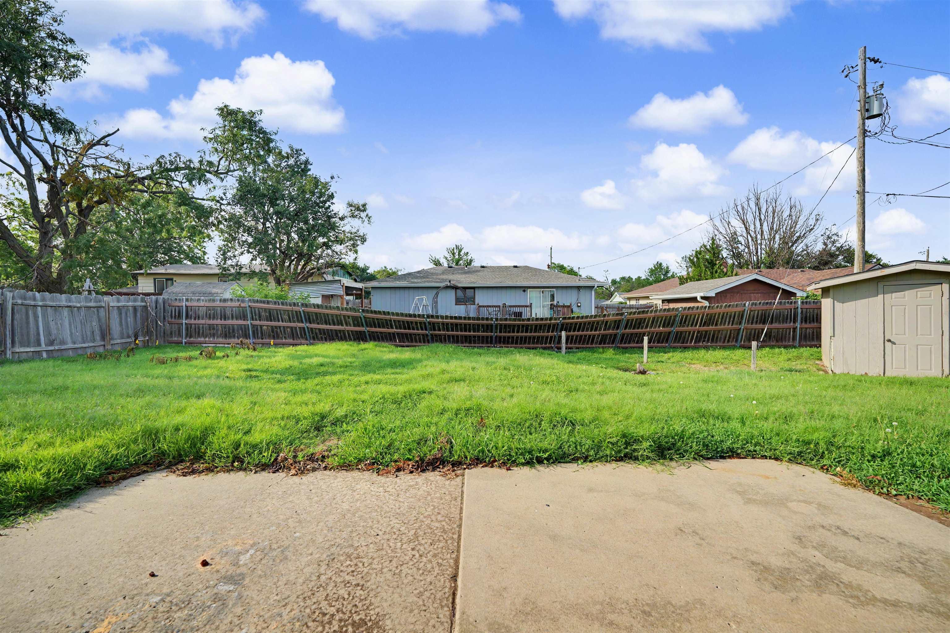 2311 Applewood Ln Property Photo 25