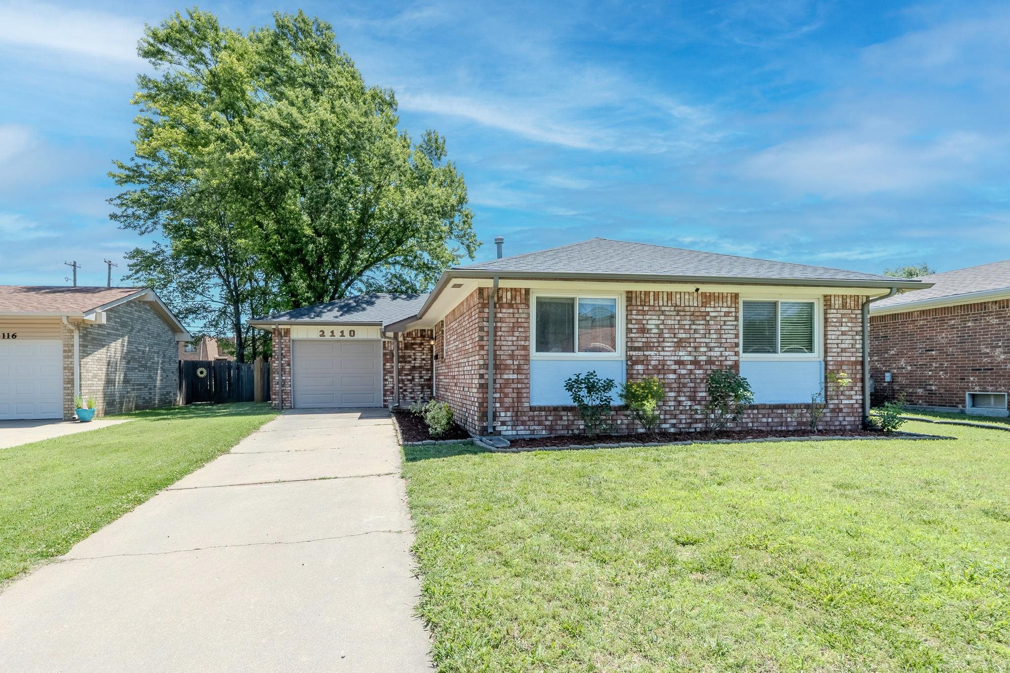 2110 N Moyle Property Photo 1