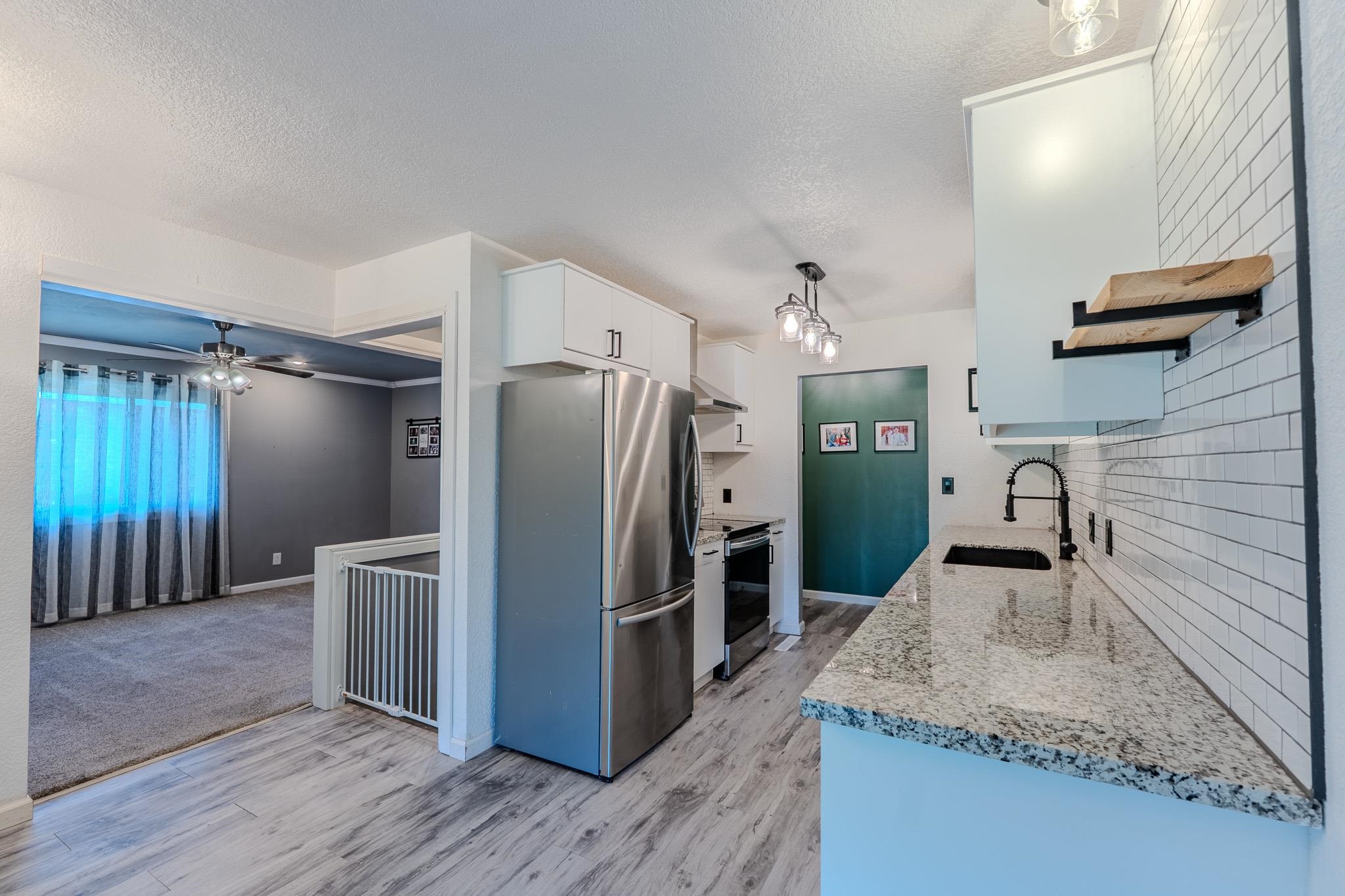2110 N Moyle Property Photo 6