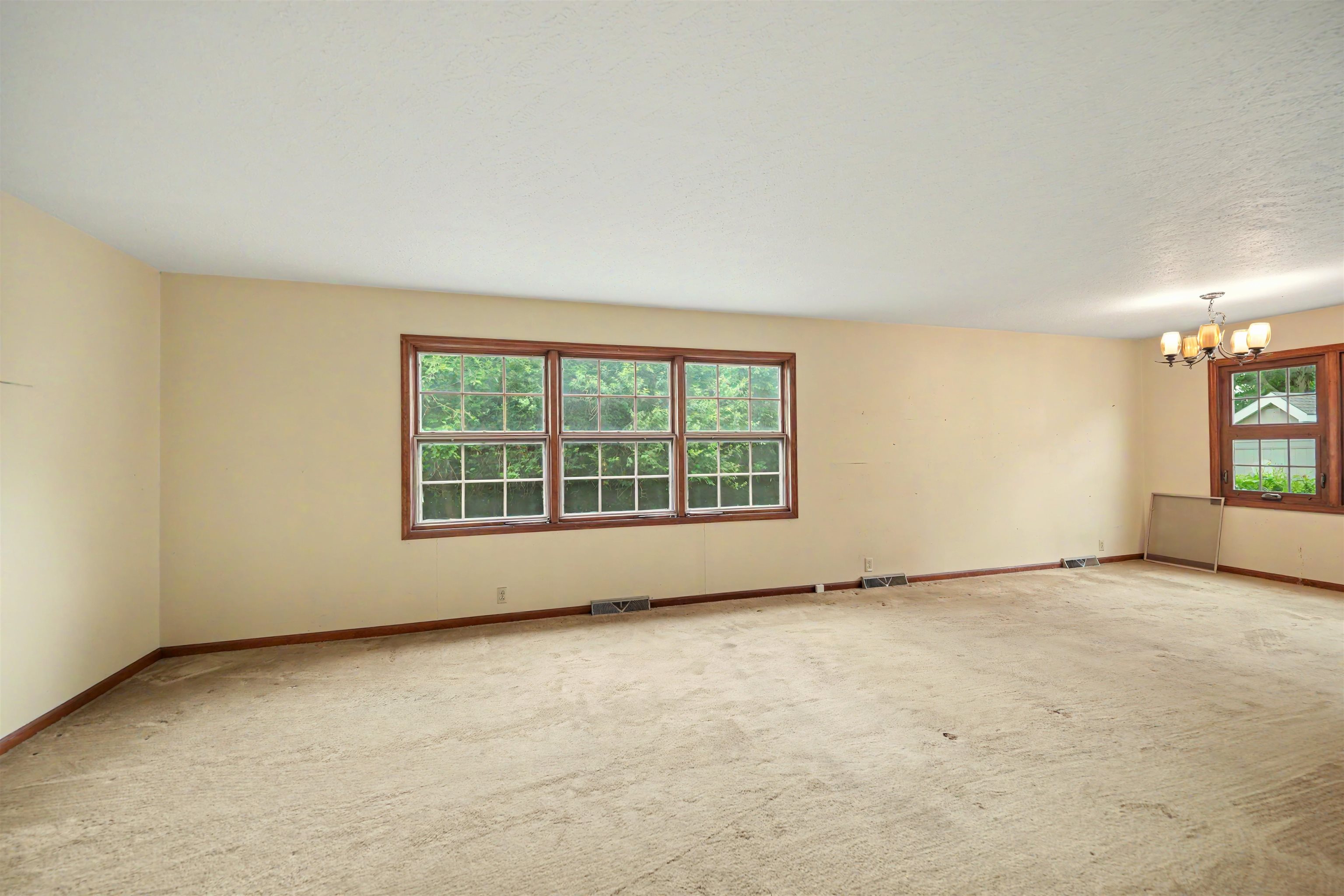 414 E Wayne Property Photo 3