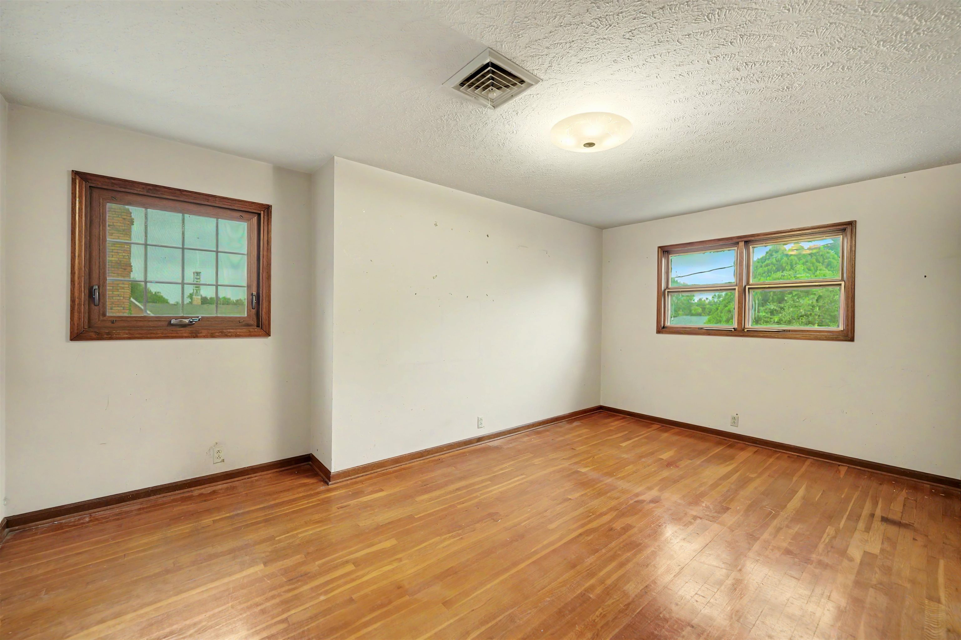 414 E Wayne Property Photo 18