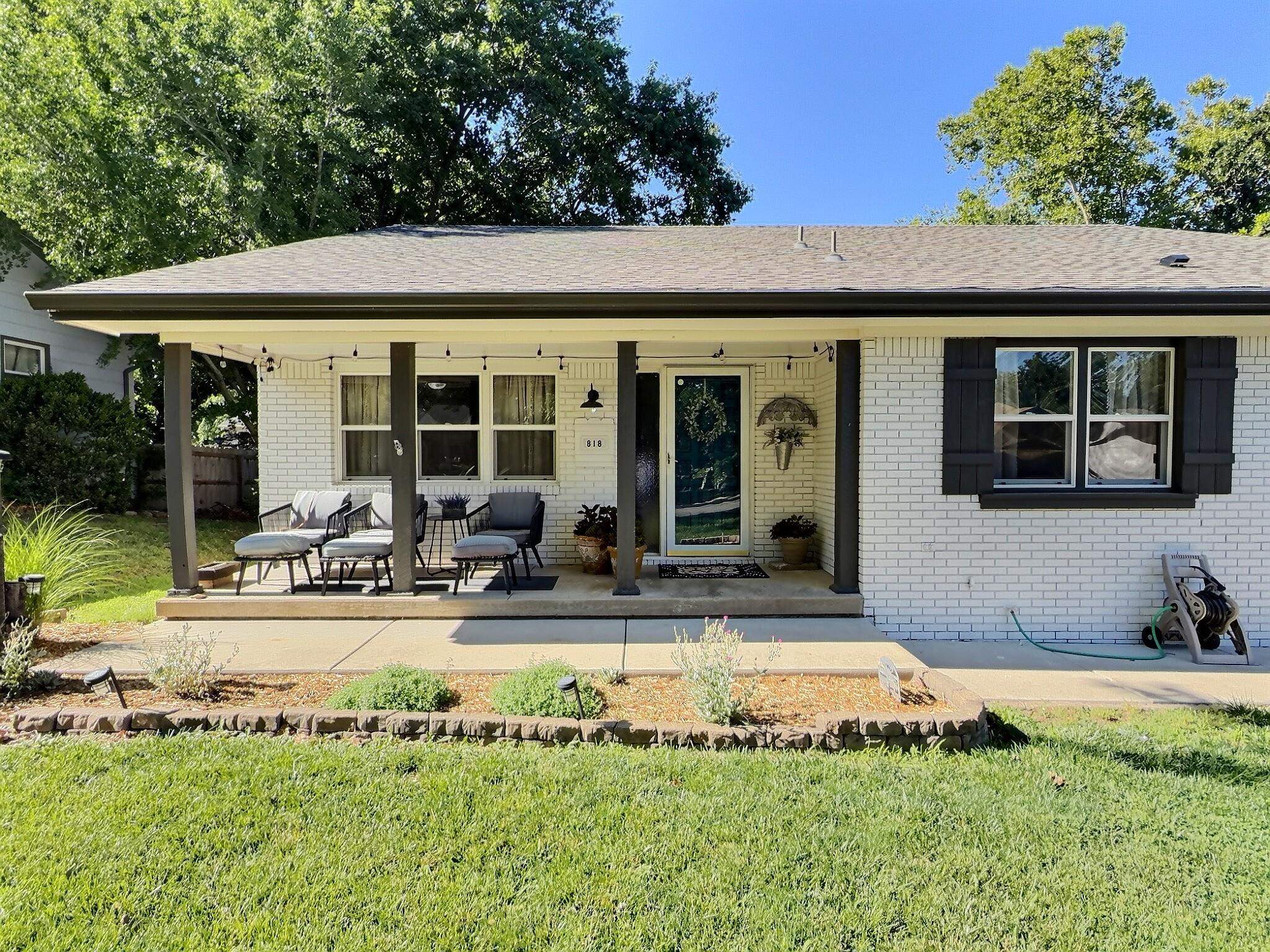 818 E Greenway Ct. Property Photo 3