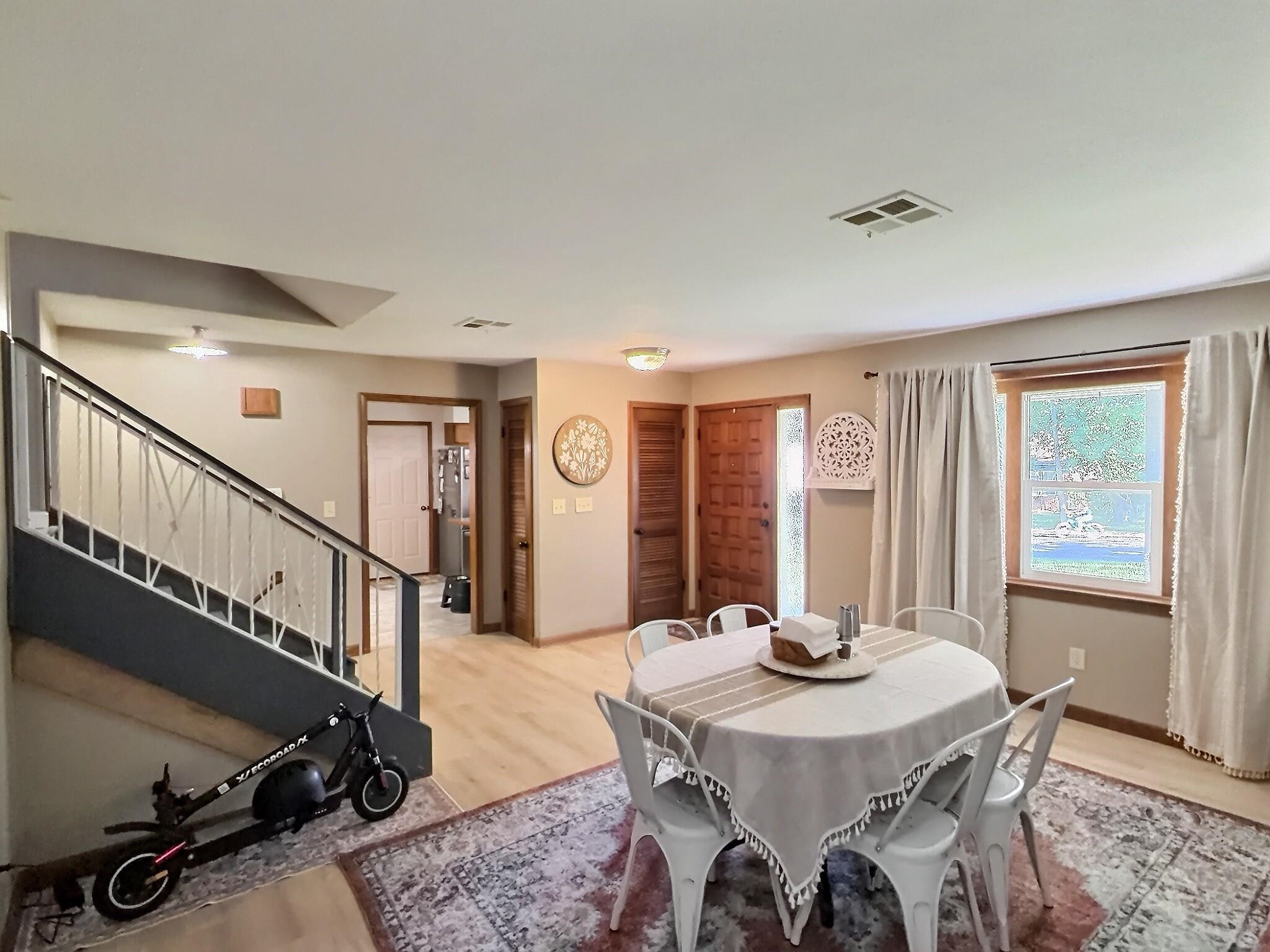 818 E Greenway Ct. Property Photo 5