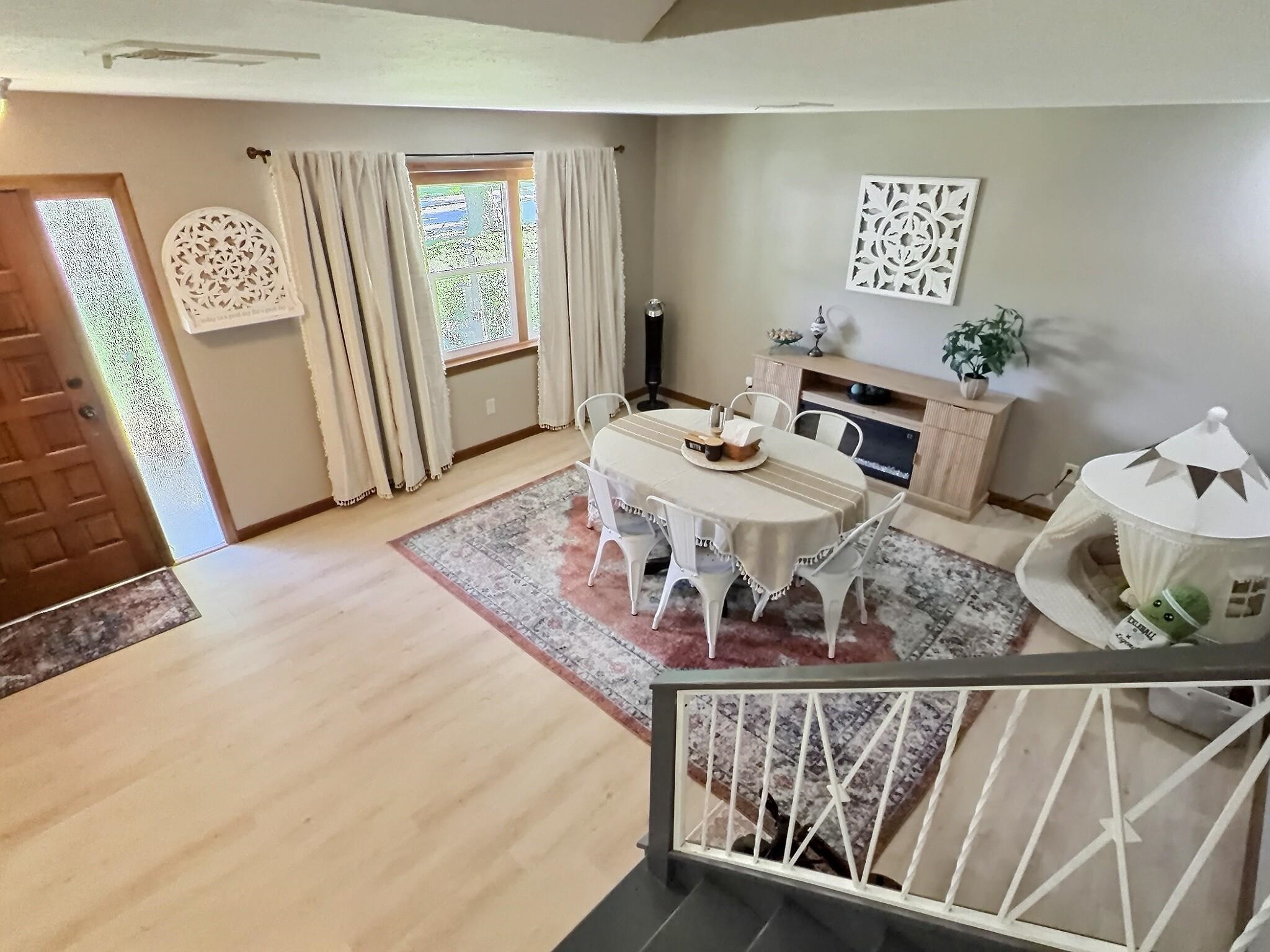 818 E Greenway Ct. Property Photo 7