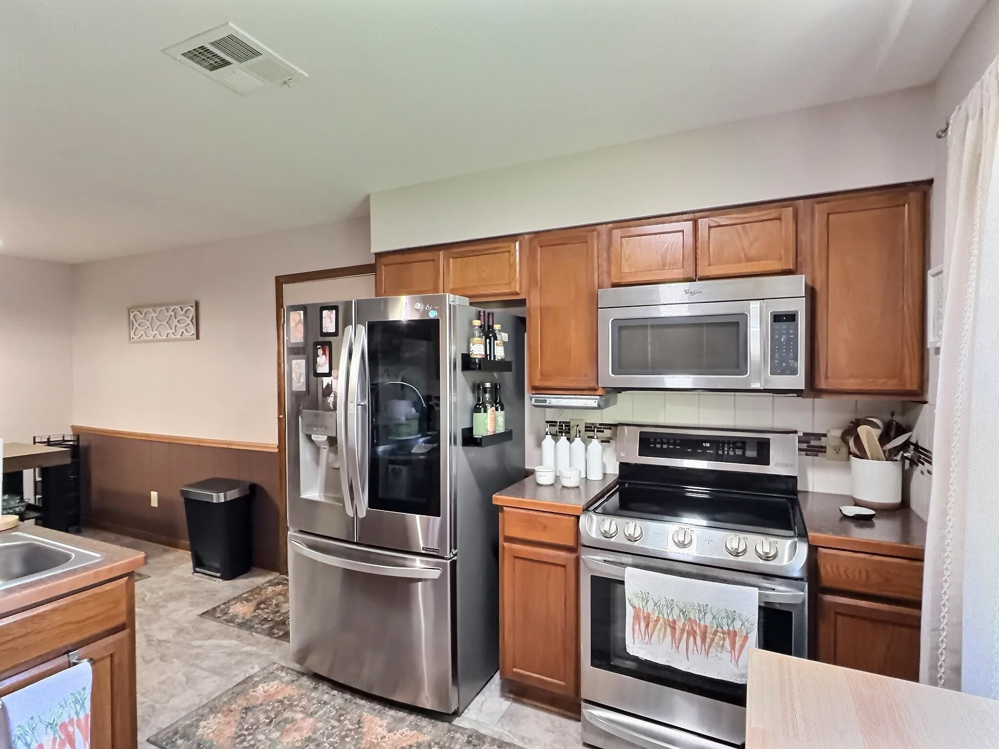 818 E Greenway Ct. Property Photo 10