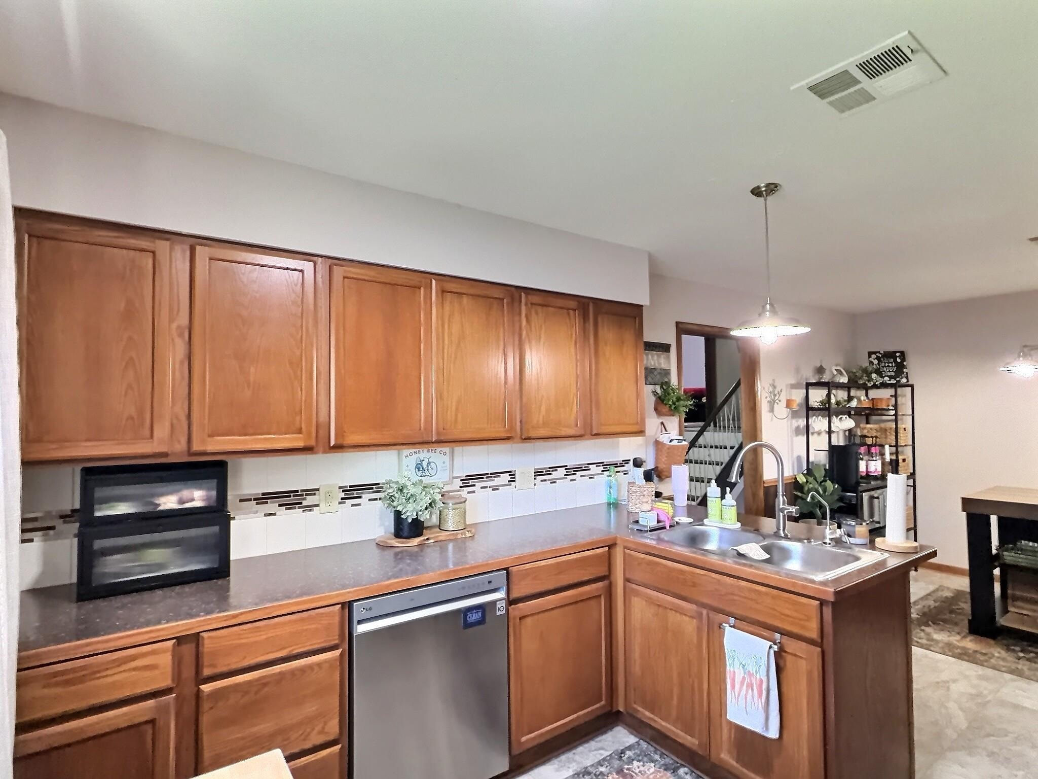818 E Greenway Ct. Property Photo 11