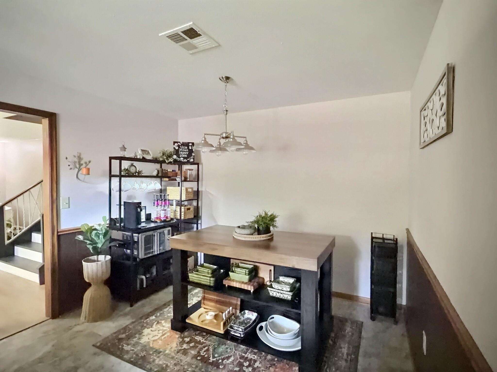 818 E Greenway Ct. Property Photo 12