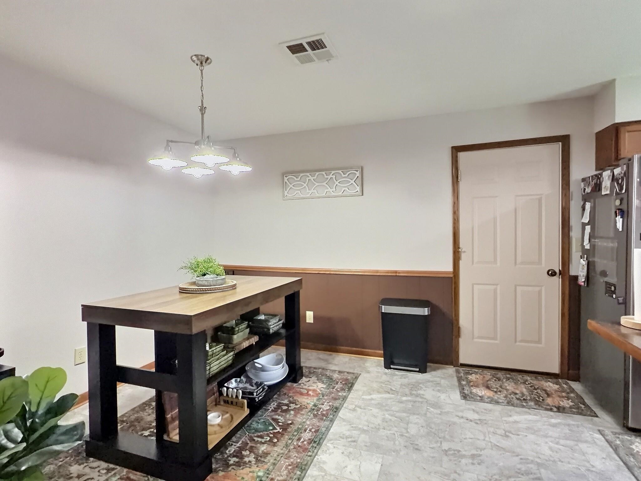 818 E Greenway Ct. Property Photo 13