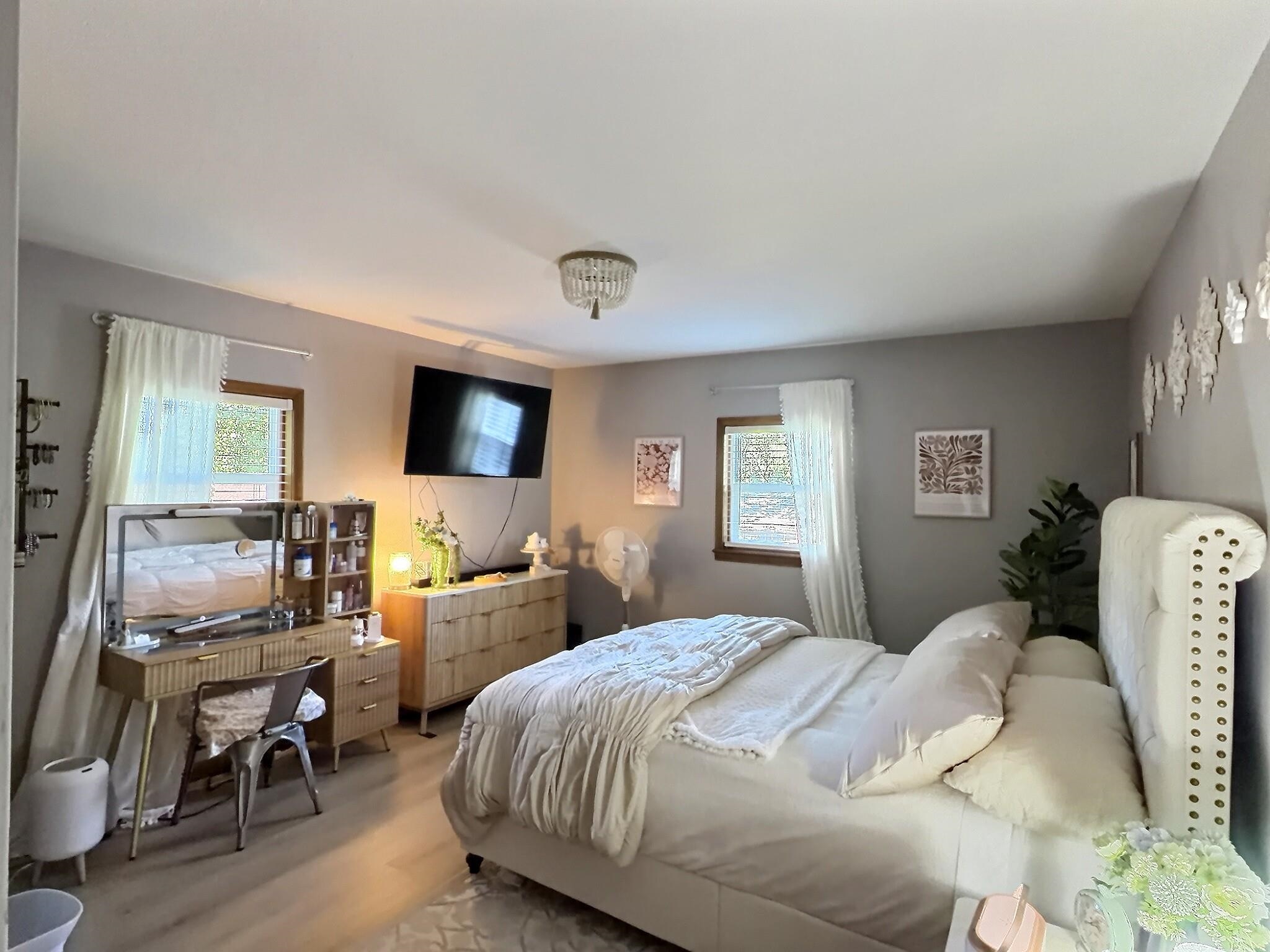 818 E Greenway Ct. Property Photo 16