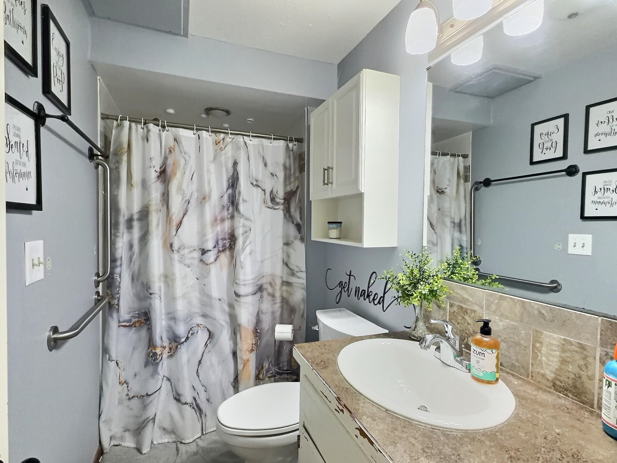 818 E Greenway Ct. Property Photo 21
