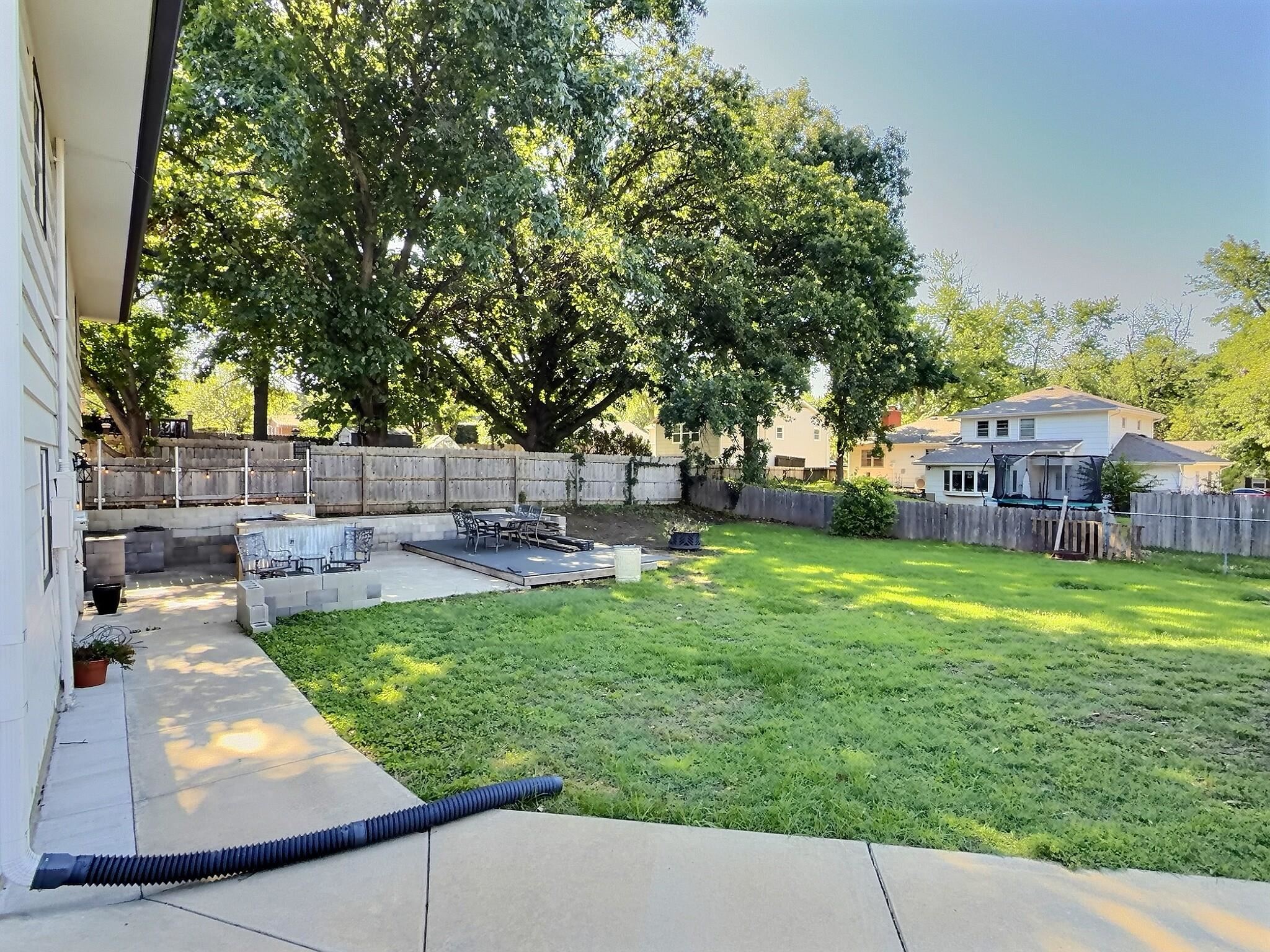 818 E Greenway Ct. Property Photo 34