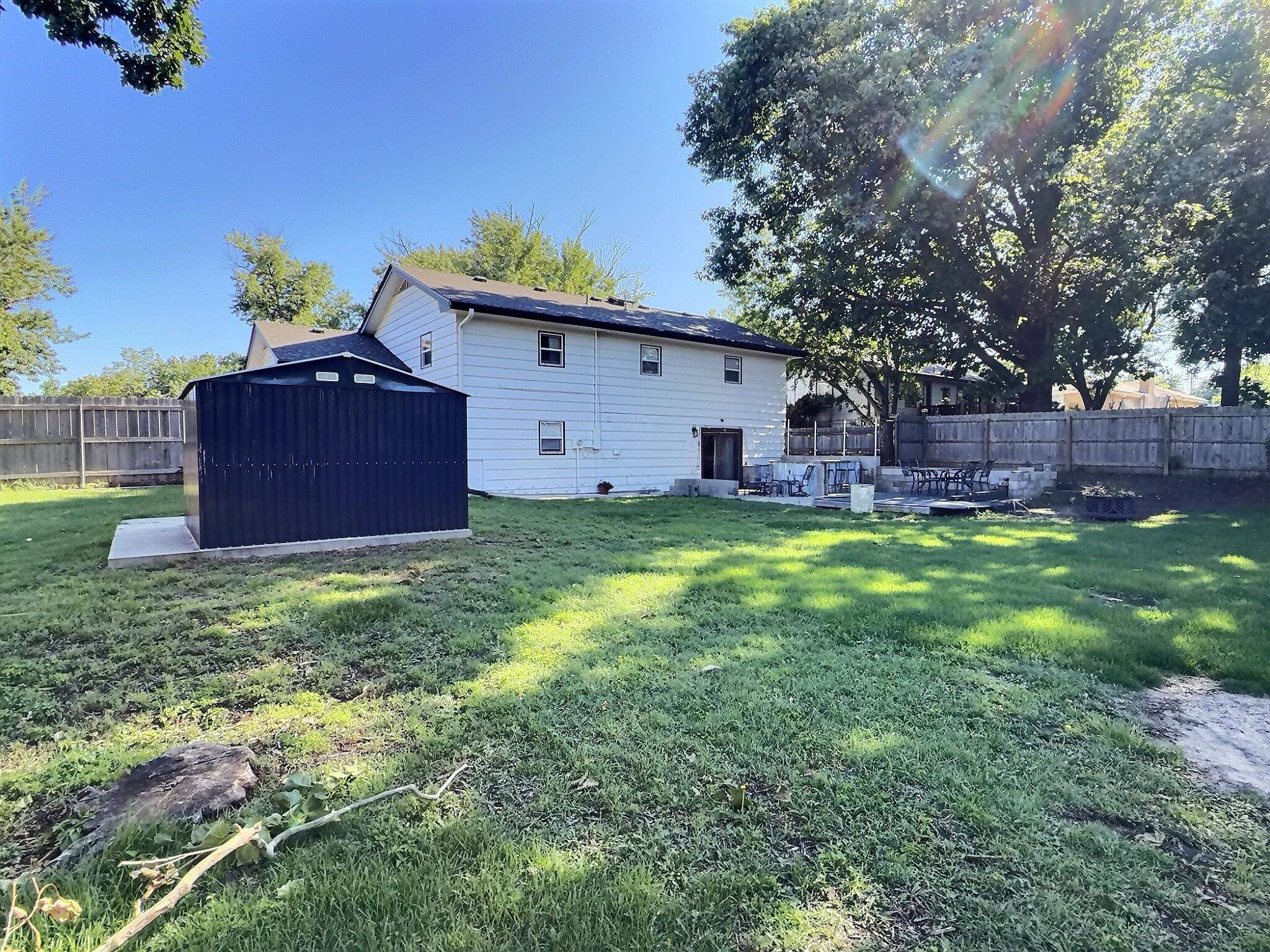 818 E Greenway Ct. Property Photo 35