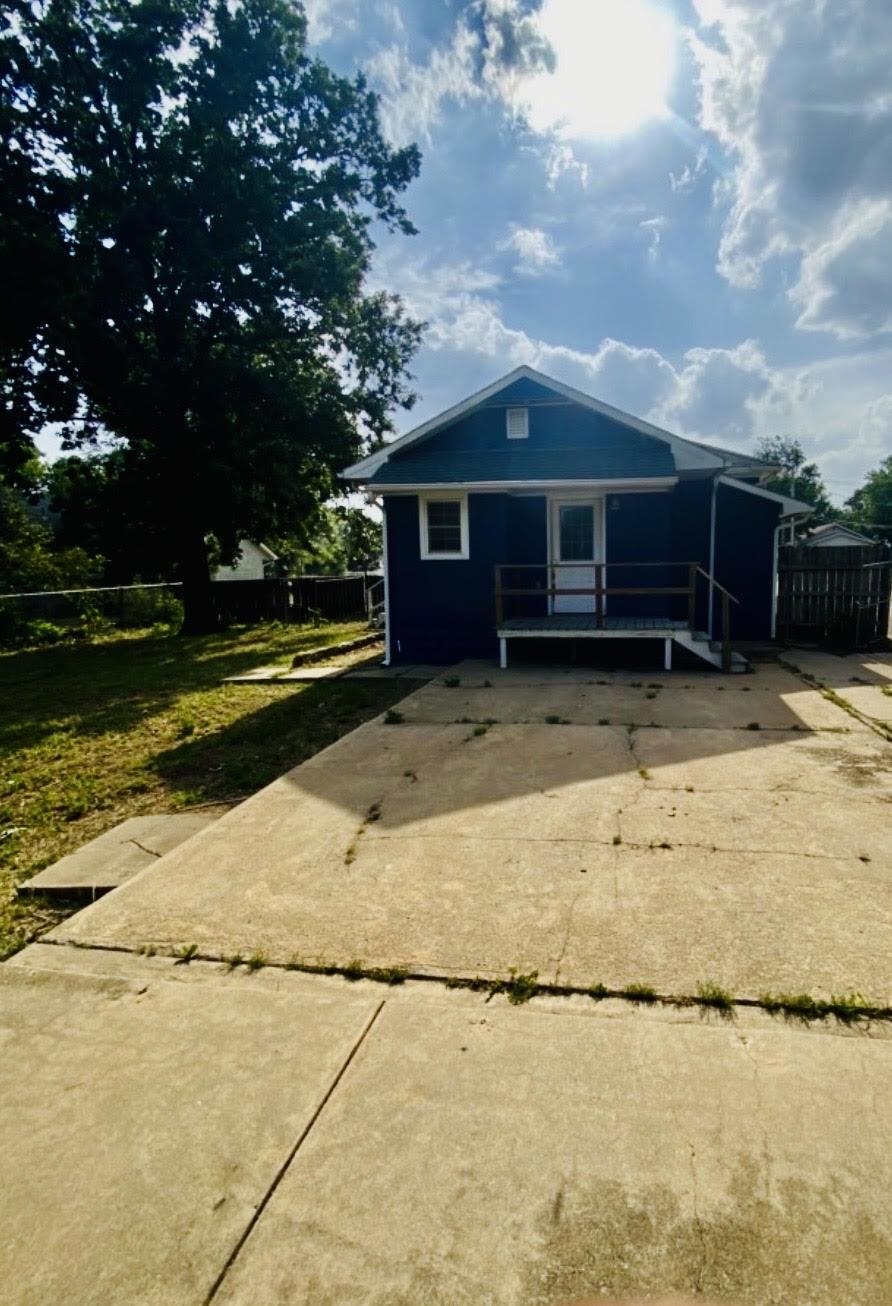 709 N A Property Photo 2