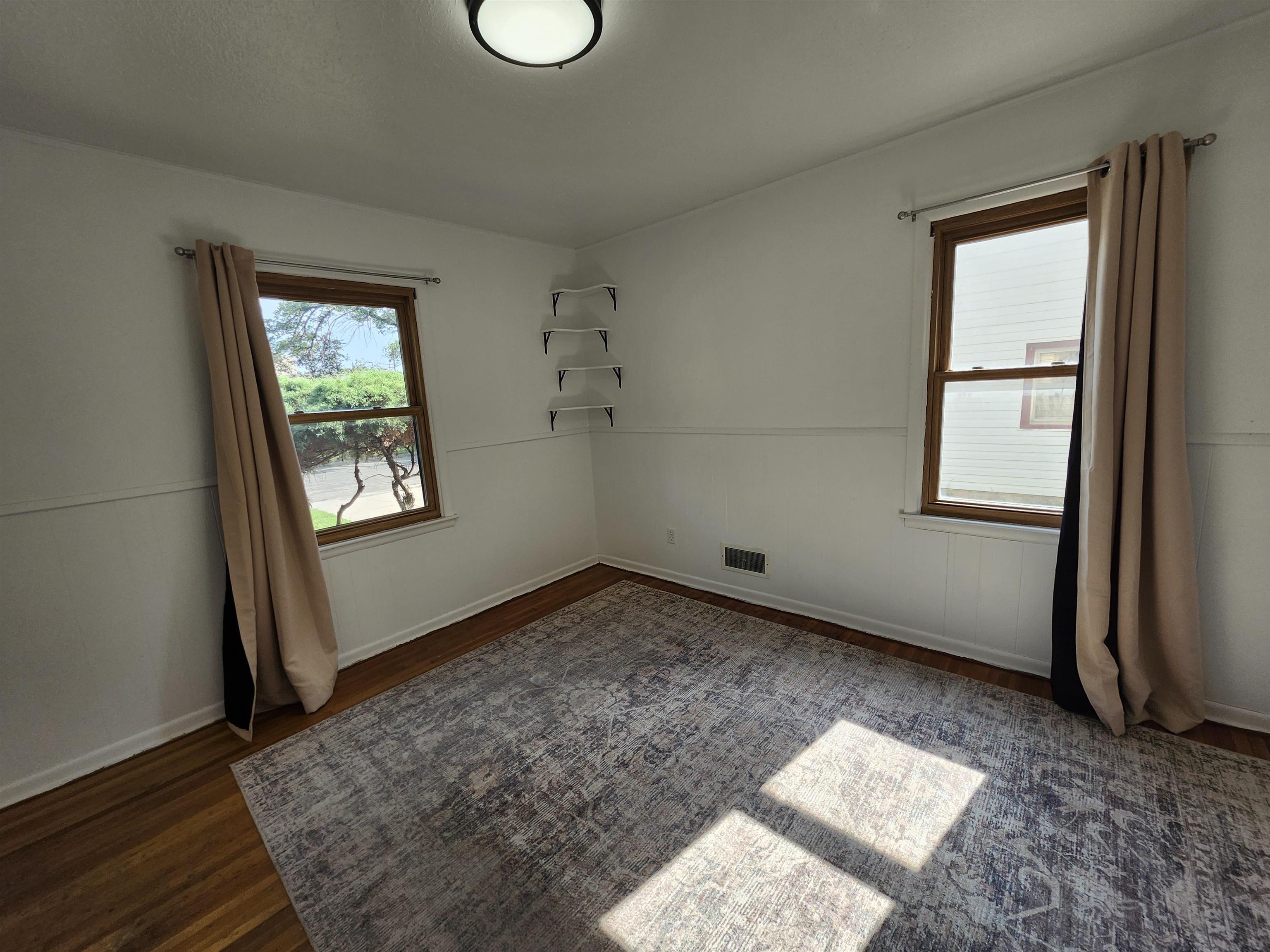 1407 E Crowley St Property Photo 9