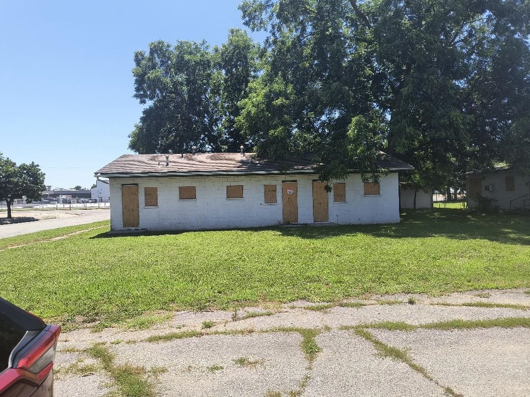 1518 E 1st Street N Property Photo 6
