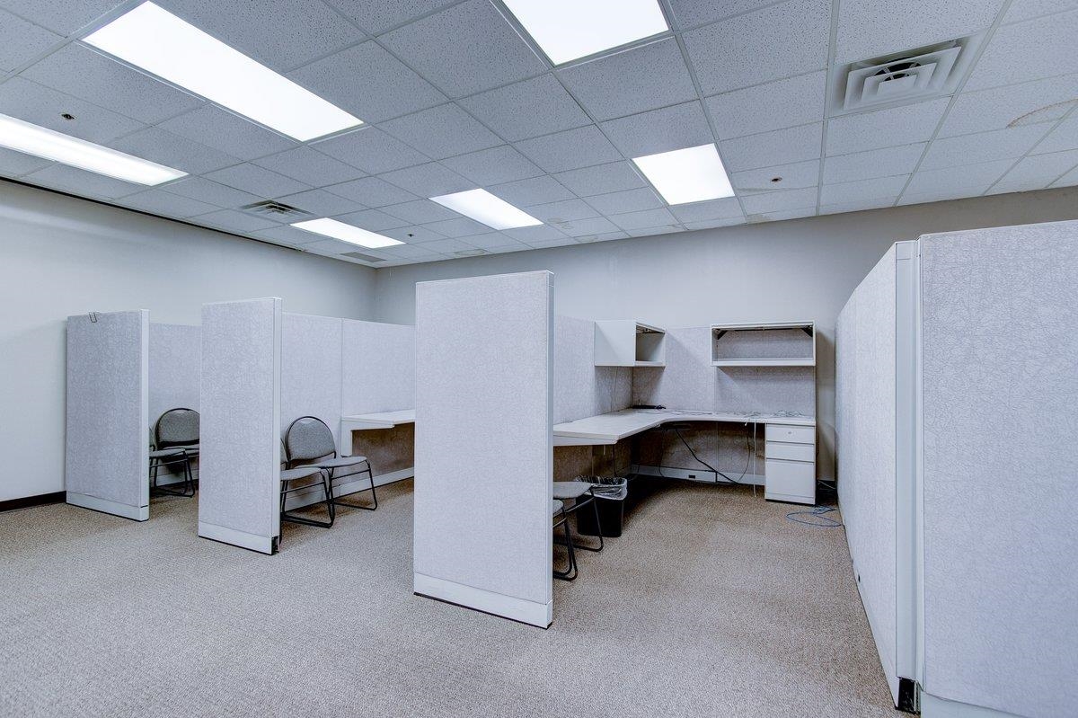 2800 S Rock Rd Property Photo 11