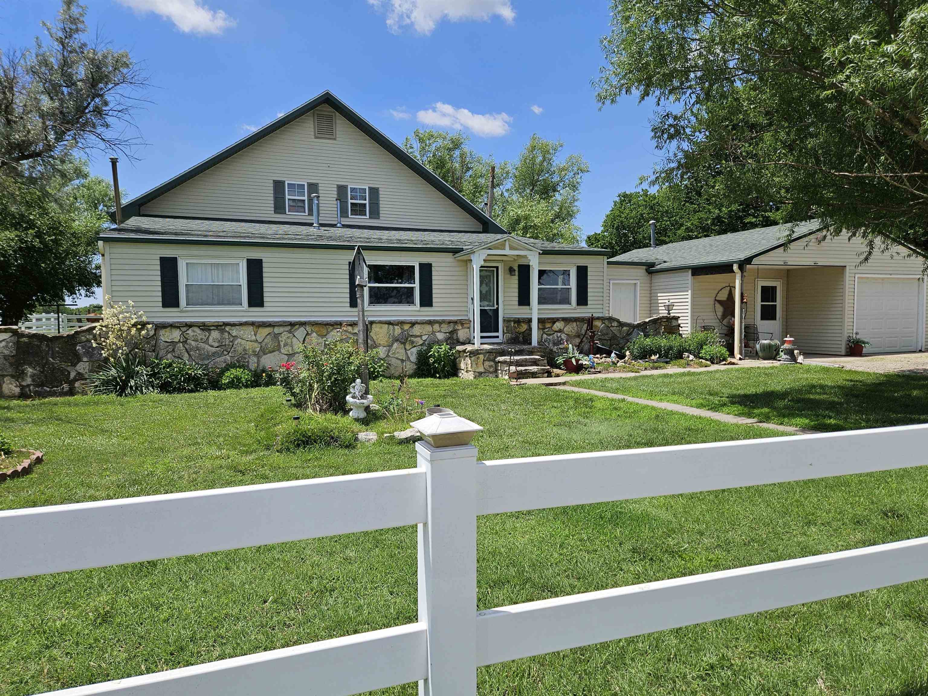 1248 160 Rd Property Photo 1
