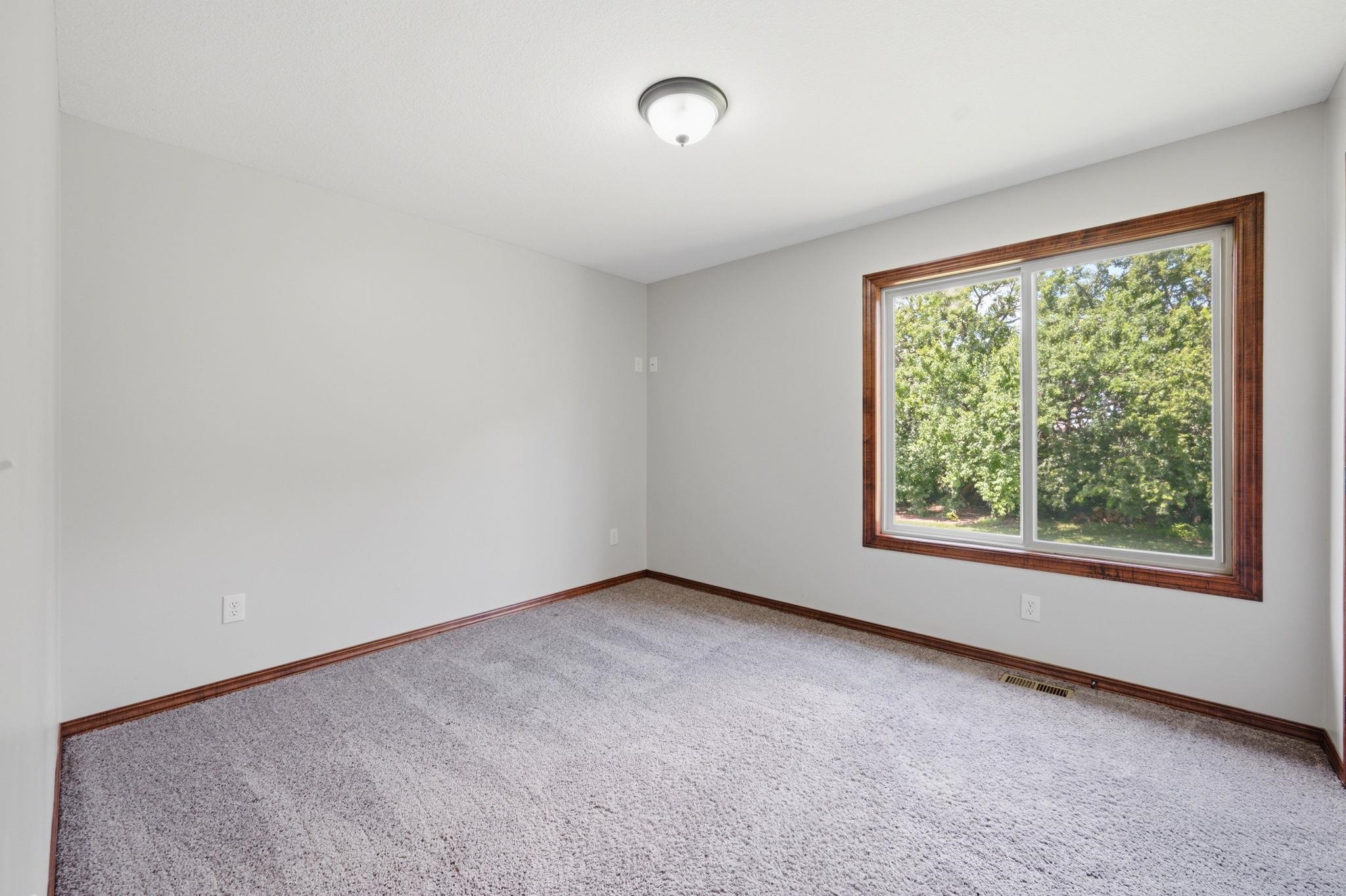 2243 N Silverdale St Property Photo 17