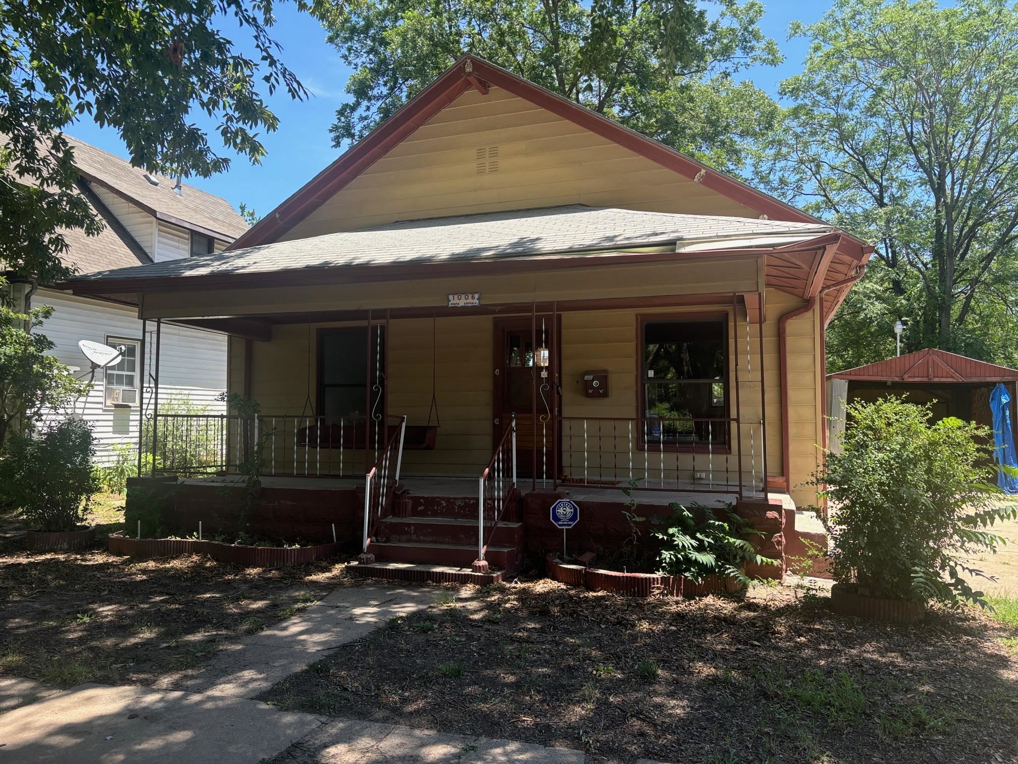 1006 S Emporia Property Photo 1