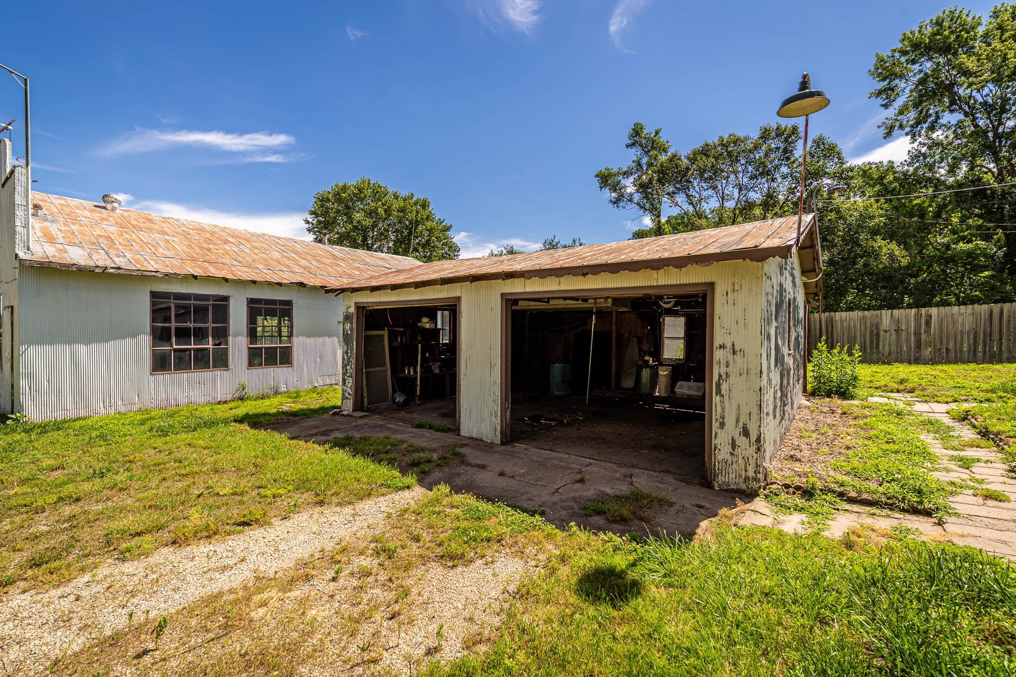 825 W 5th Street Property Photo 19