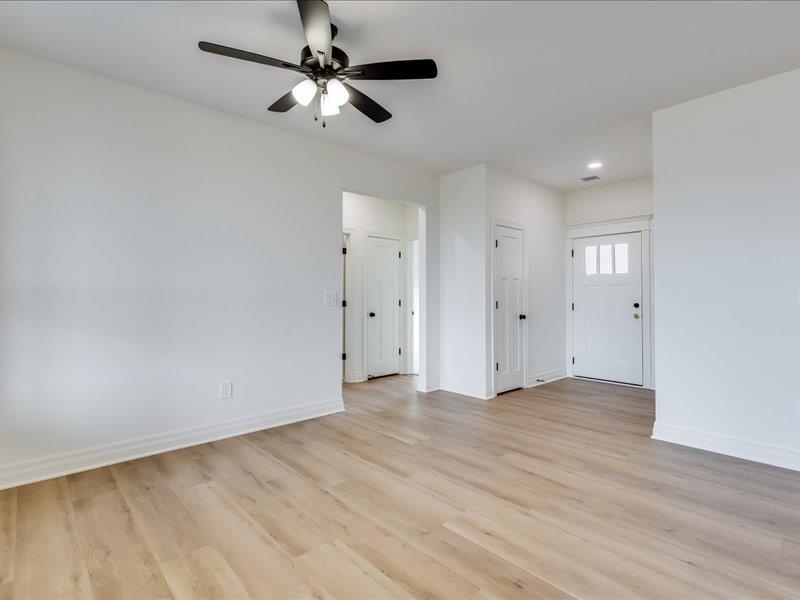 114 E Hickam St. Property Photo 9