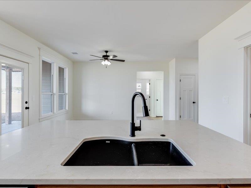 114 E Hickam St. Property Photo 13