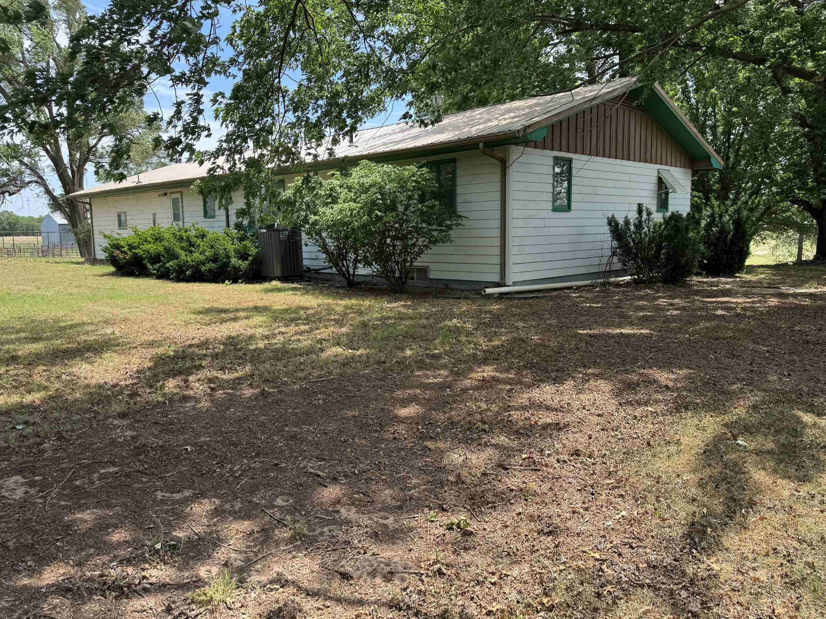 914 N Burmac Rd. Property Photo 2