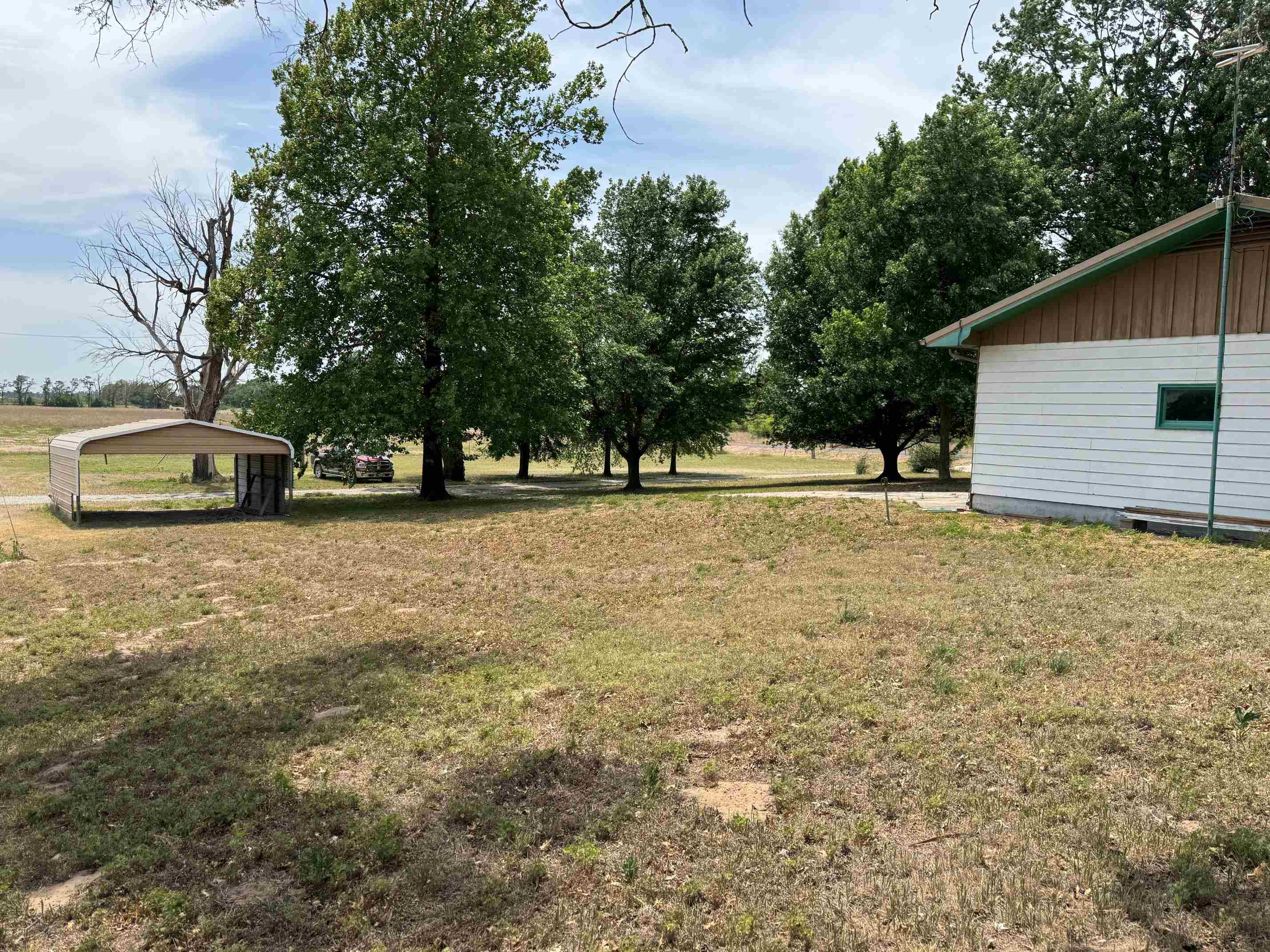 914 N Burmac Rd. Property Photo 5
