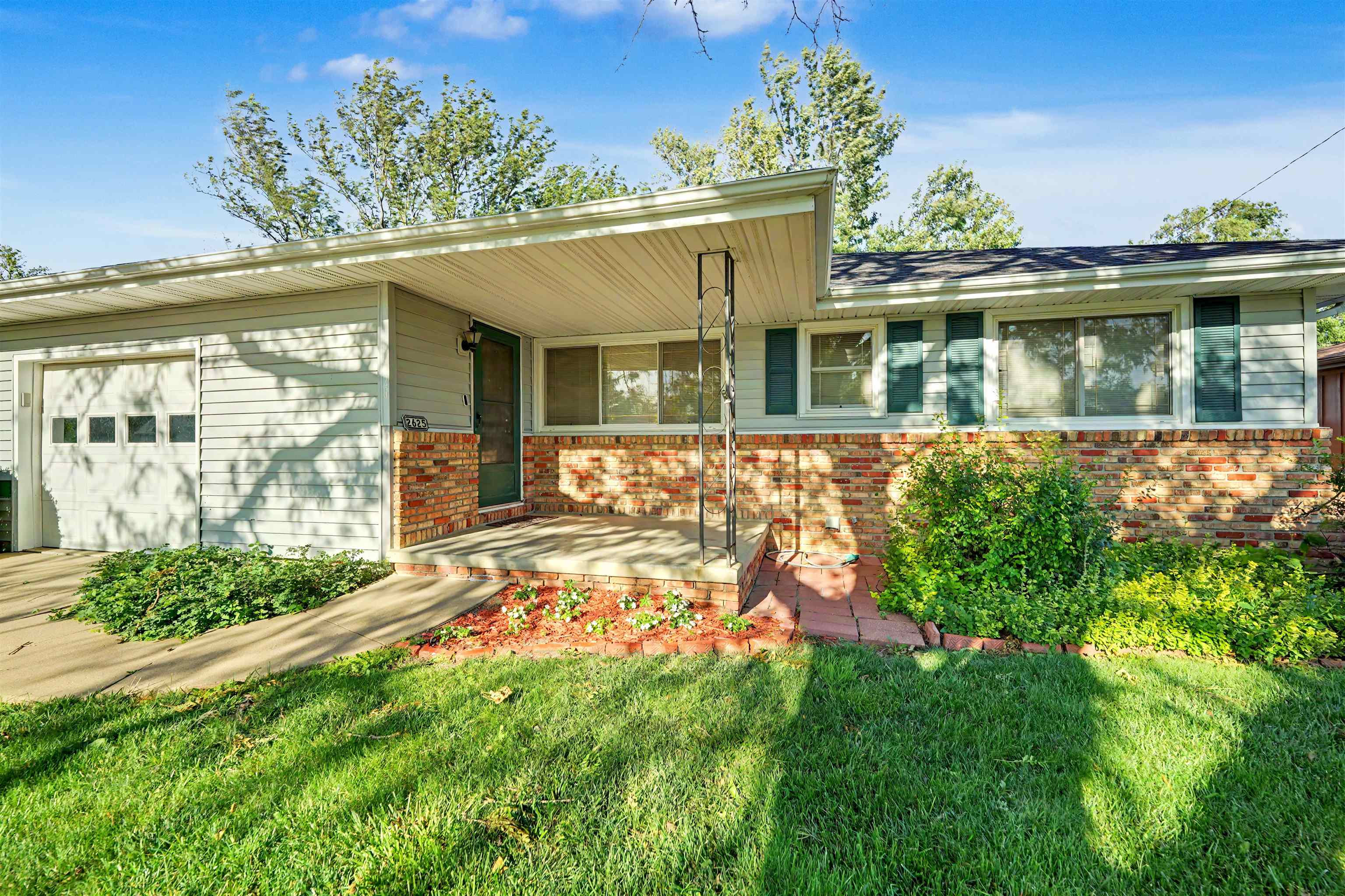 2625 Robin Rd Property Photo 2