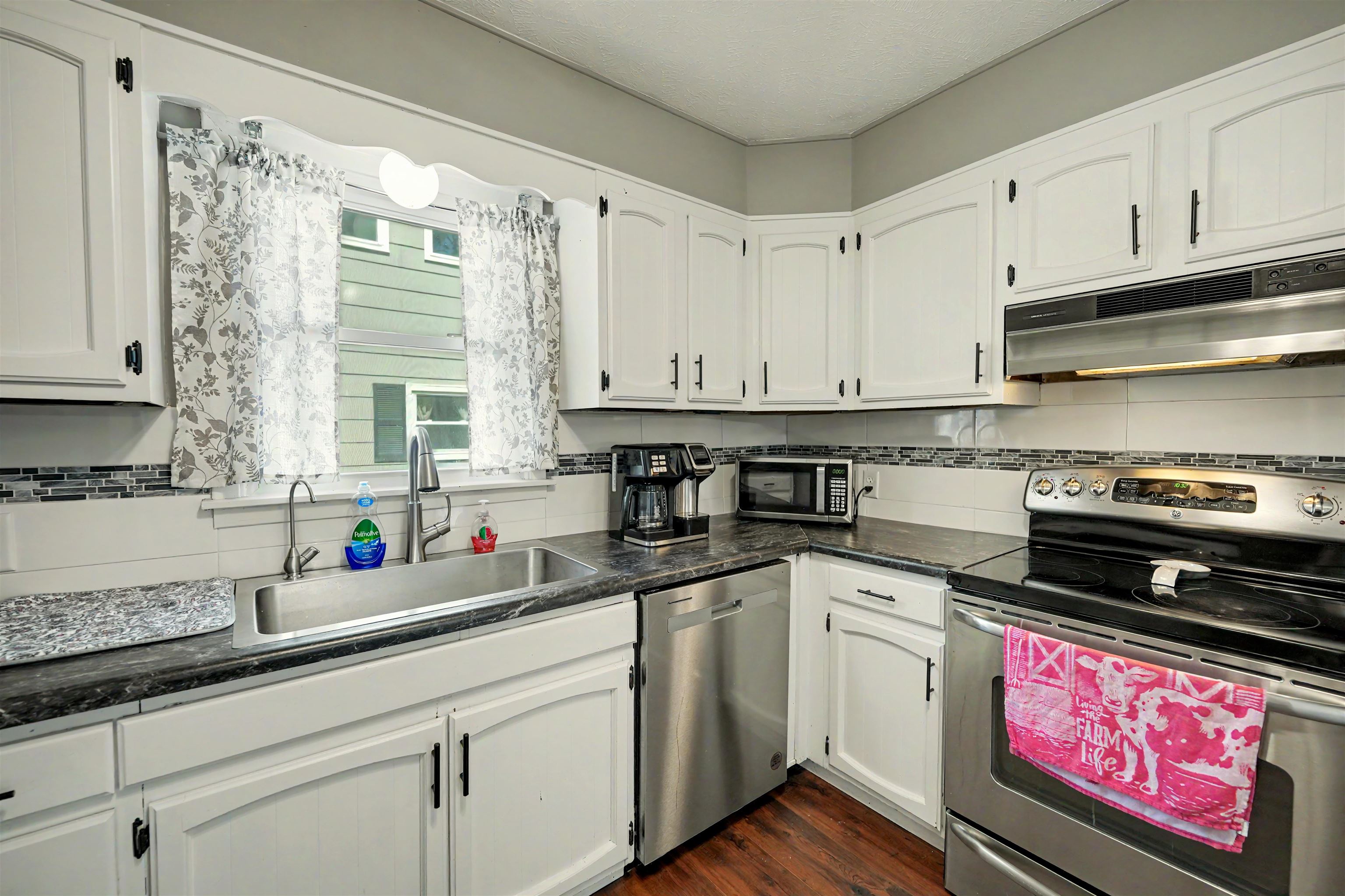 647 E Neal Ave Property Photo 19