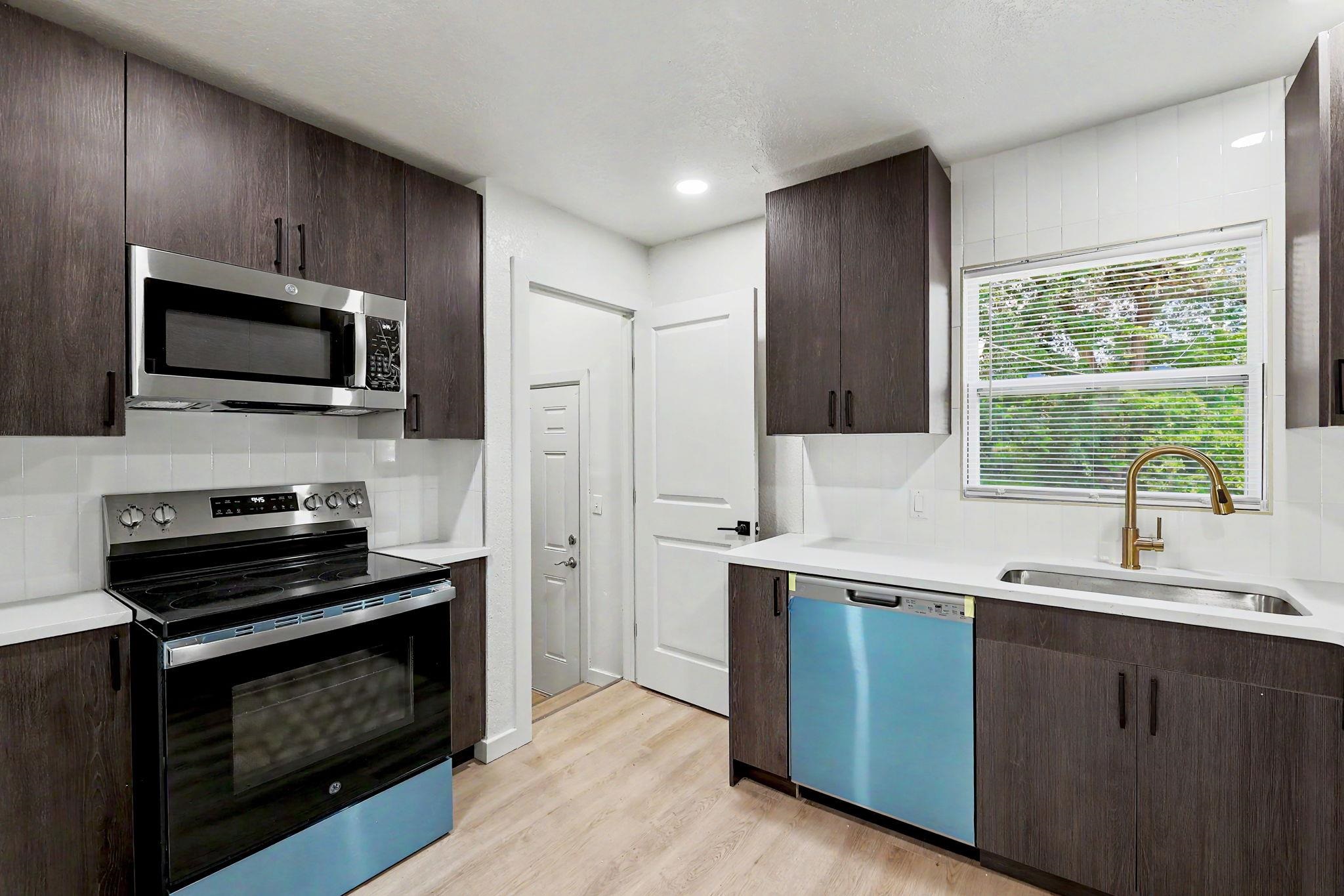 1937 N Piatt Ave Property Photo 9