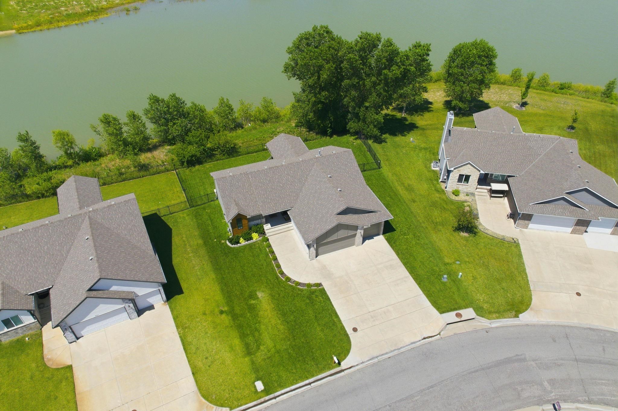 517 S Horseshoe Bend Property Photo 2
