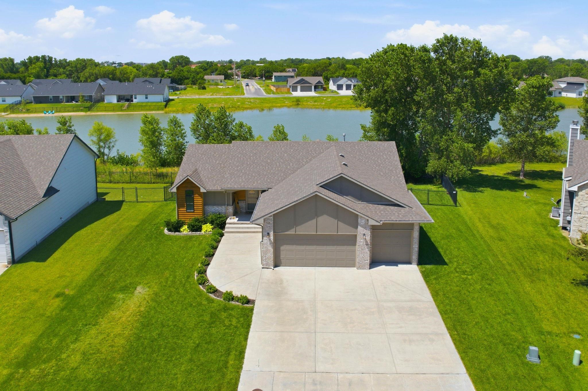 517 S Horseshoe Bend Property Photo 3