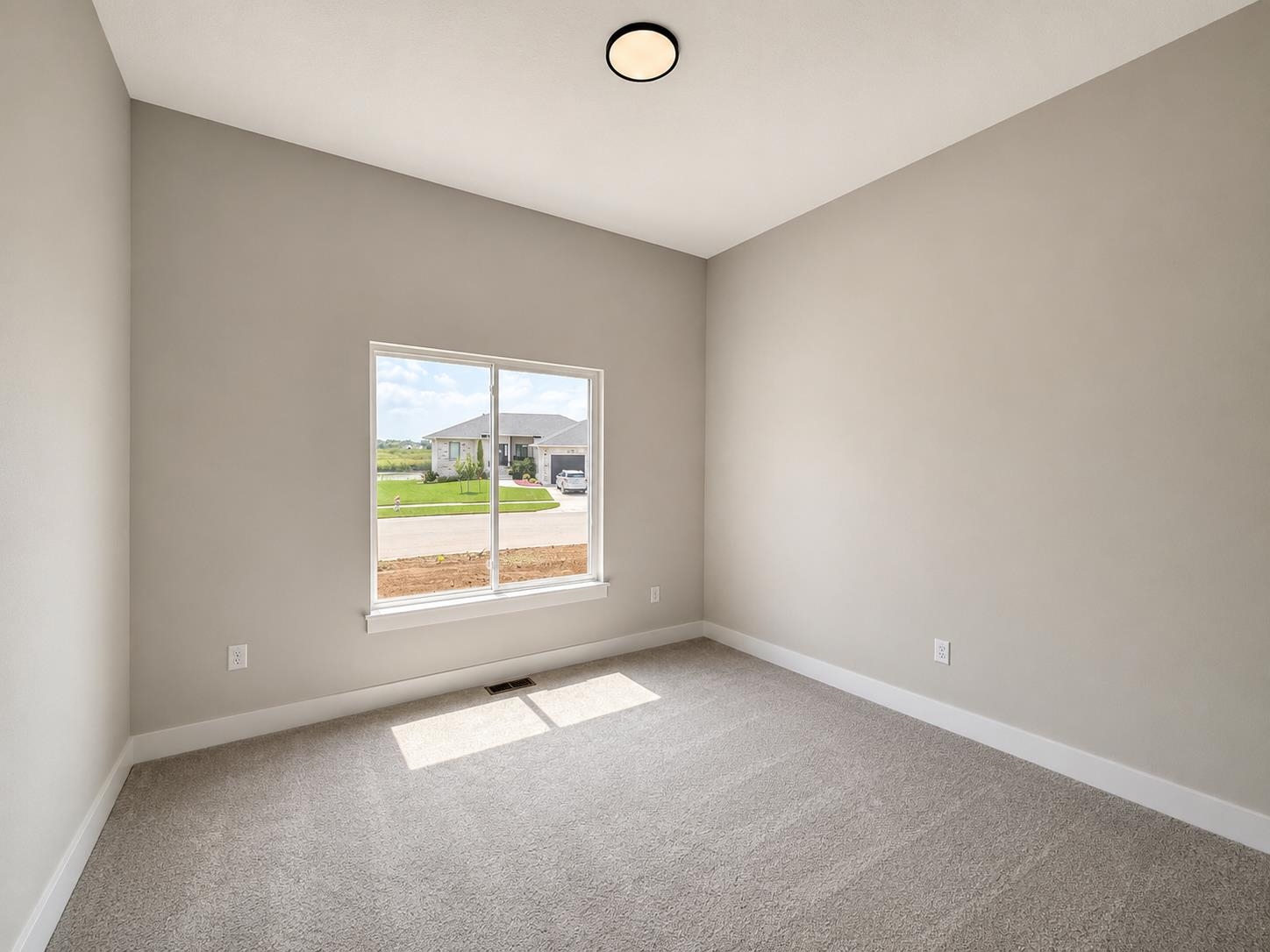 5754 N Edwards St. Property Photo 21